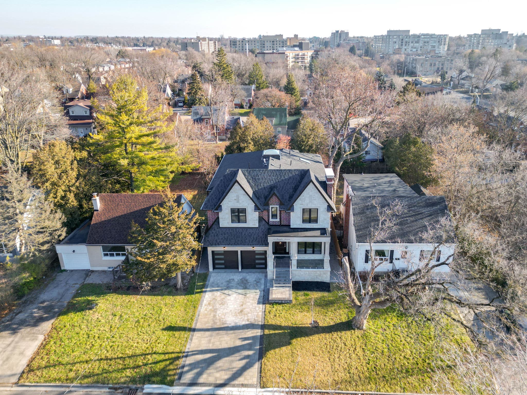 115 Ruggles Ave Richmond Hill, ON L4C 1Y3