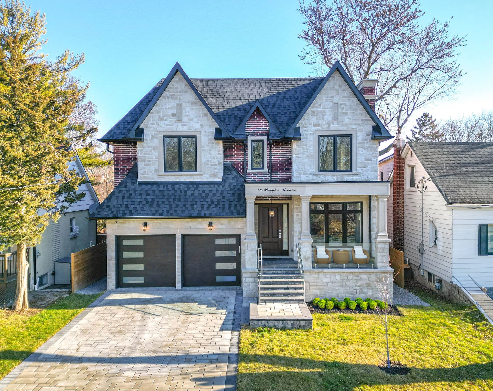 115 Ruggles Ave Richmond Hill, ON L4C 1Y3
