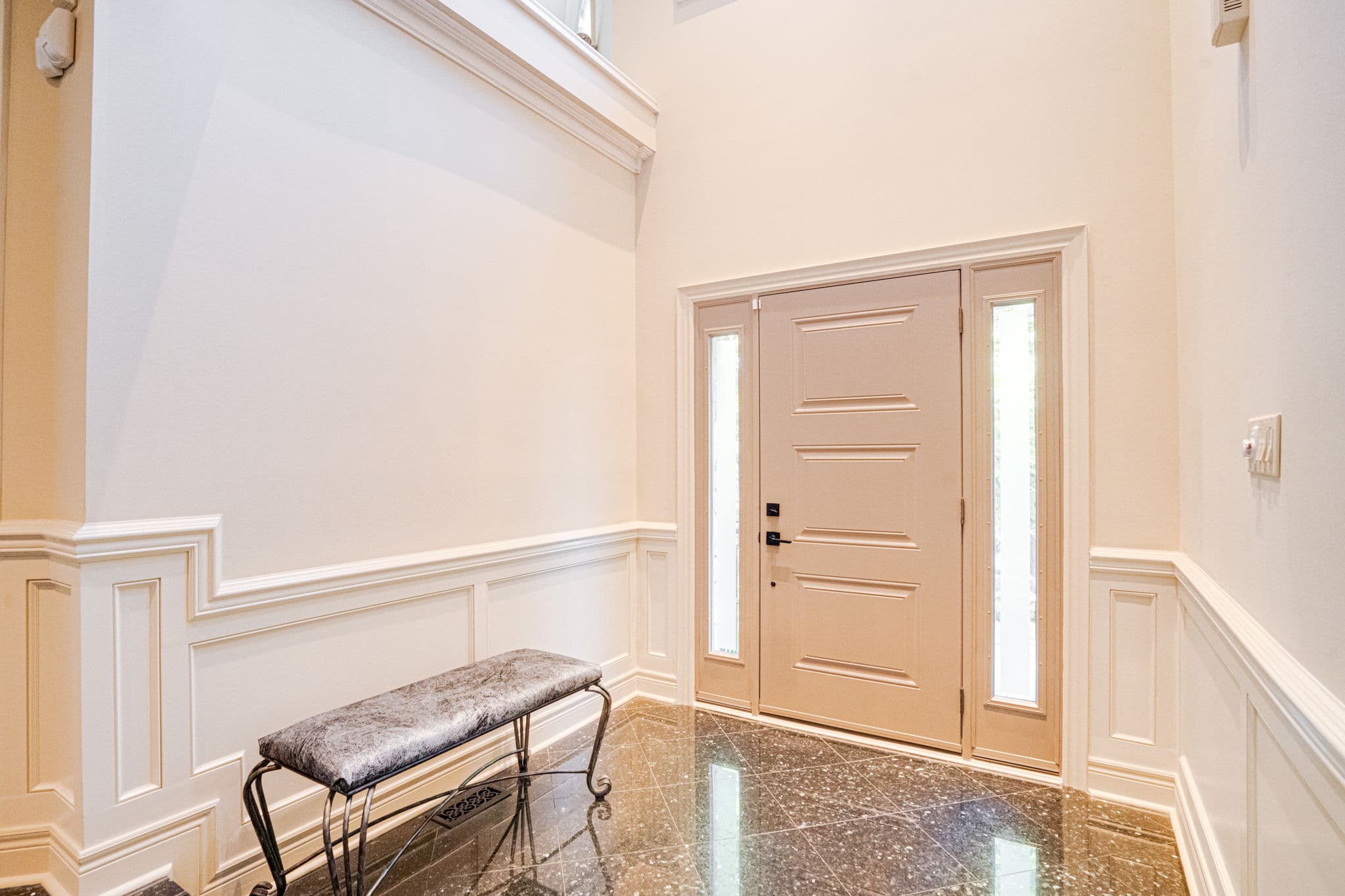 115 Sanibel Crescent Vaughan, ON L4J 8K7
