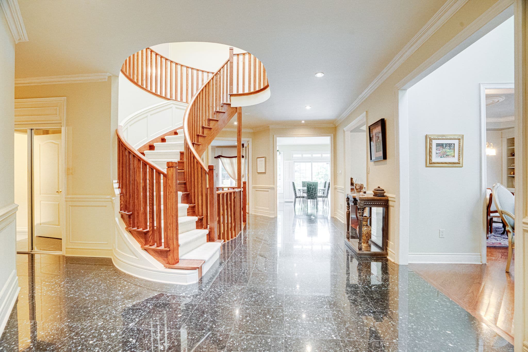 115 Sanibel Crescent Vaughan, ON L4J 8K7