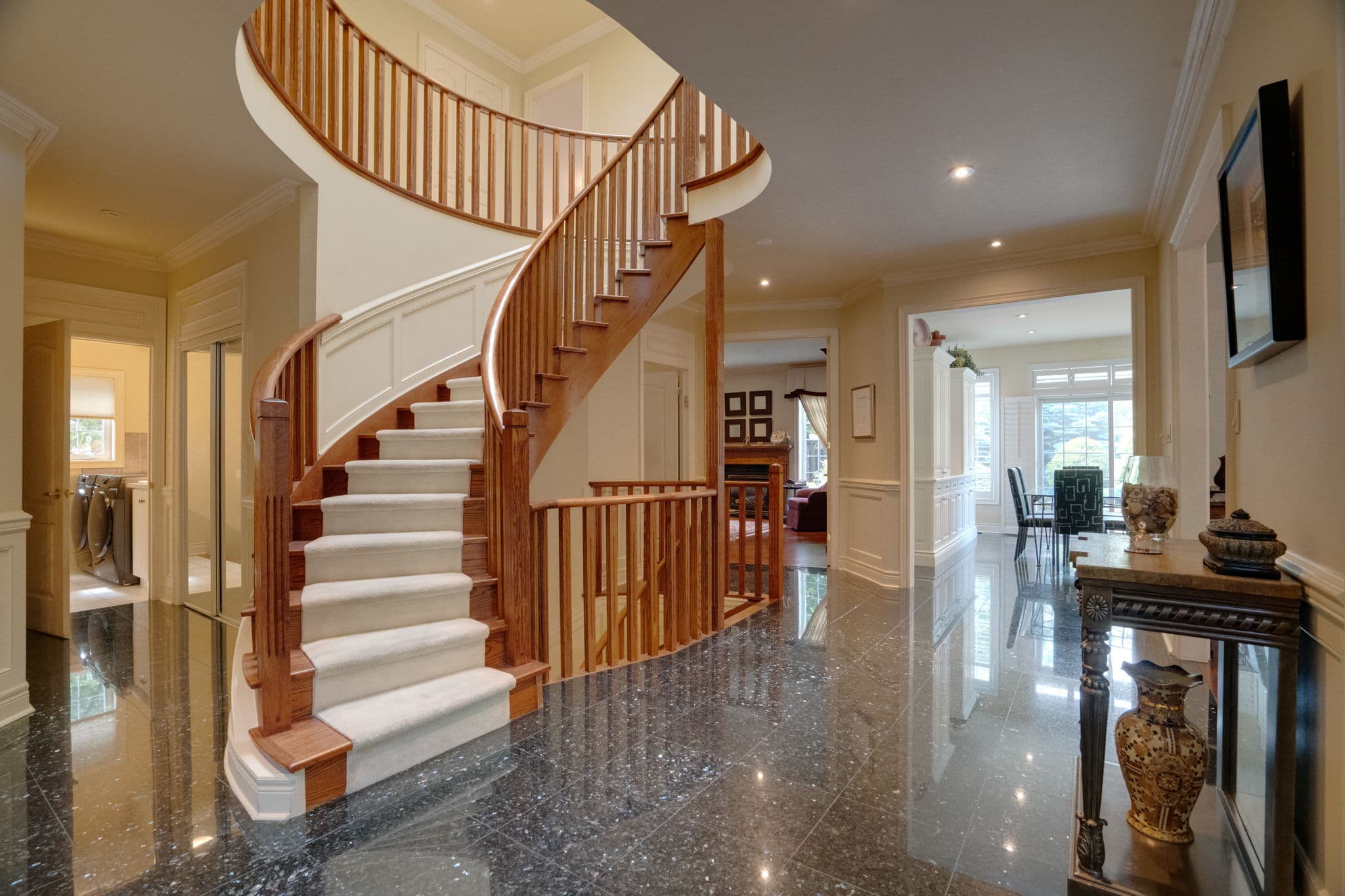 115 Sanibel Crescent Vaughan, ON L4J 8K7