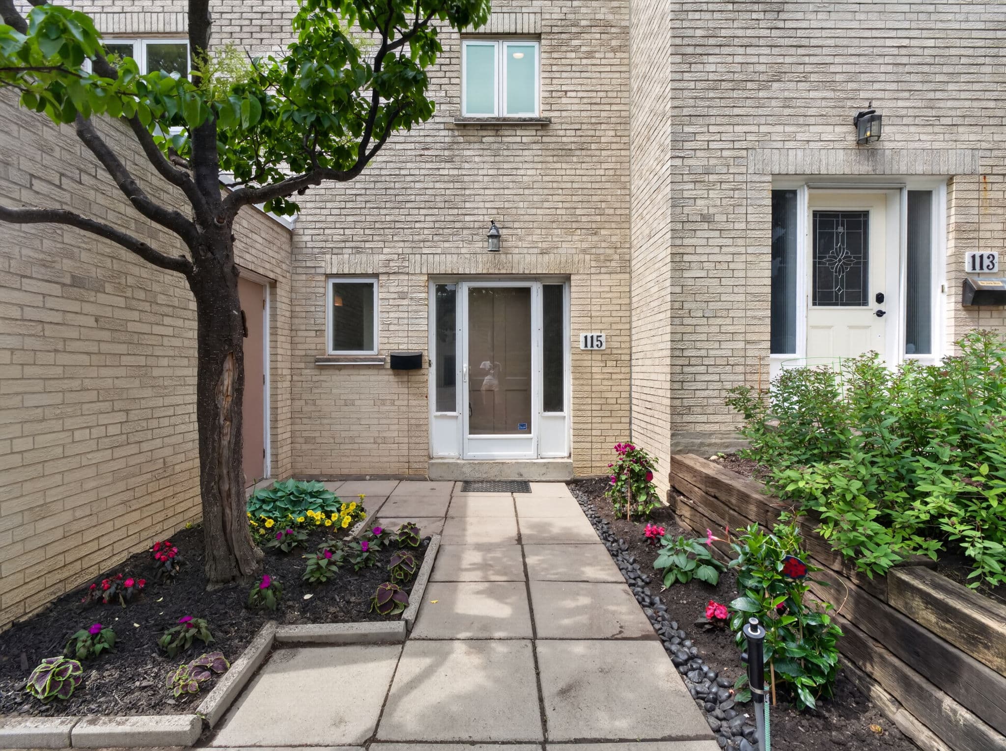 115 Scenic Mill Way Toronto, ON M2L 1T1