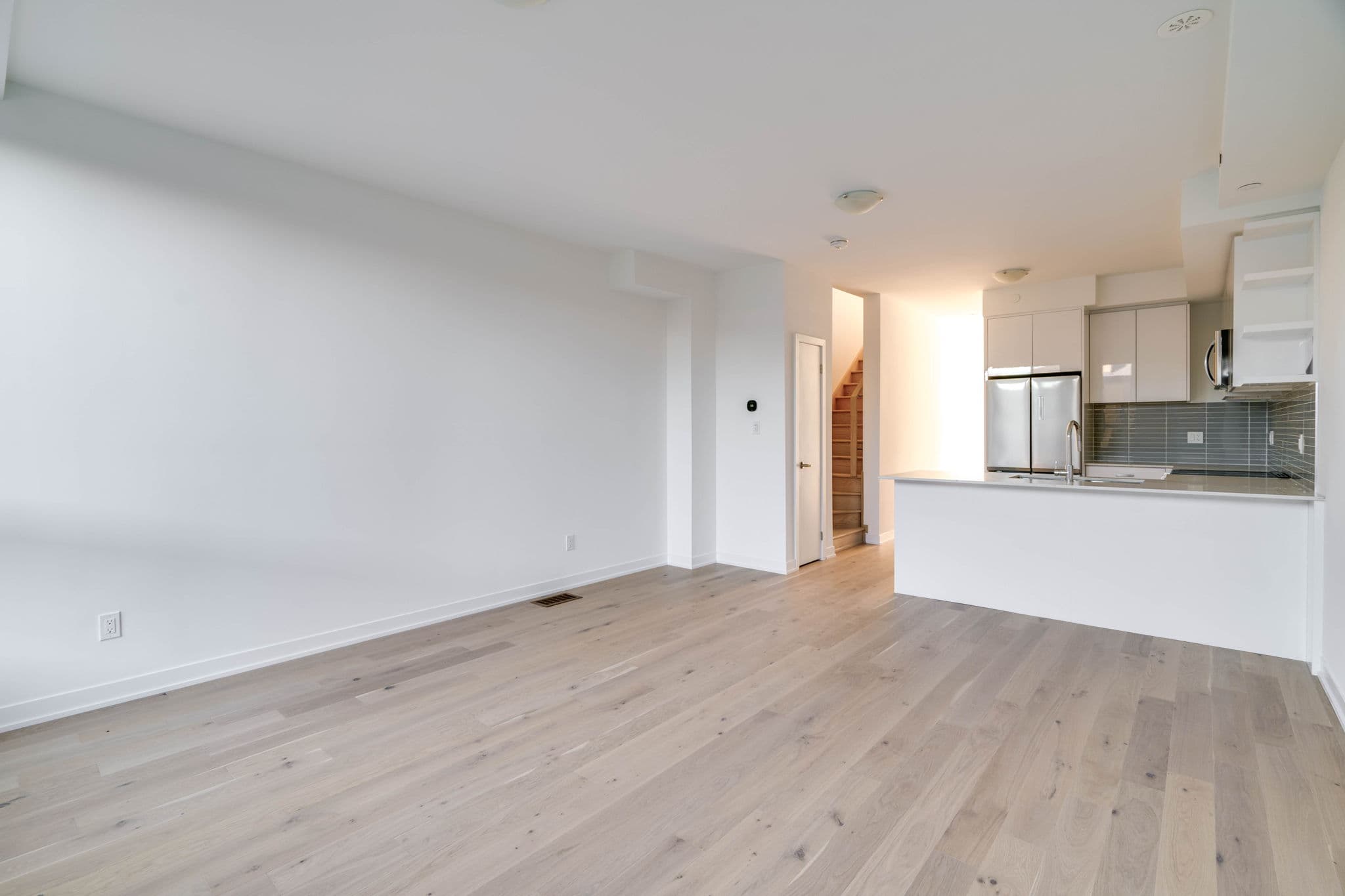 116 Grn Gdns Blvd Toronto, ON M6A 2L9