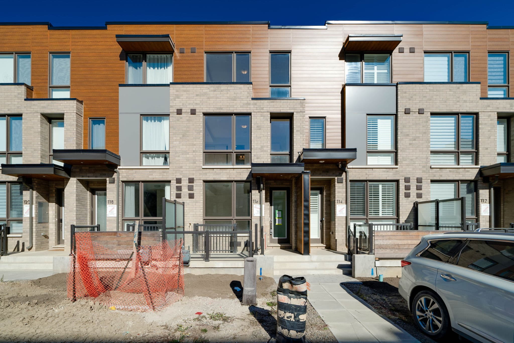 116 Grn Gdns Blvd Toronto, ON M6A 2L9