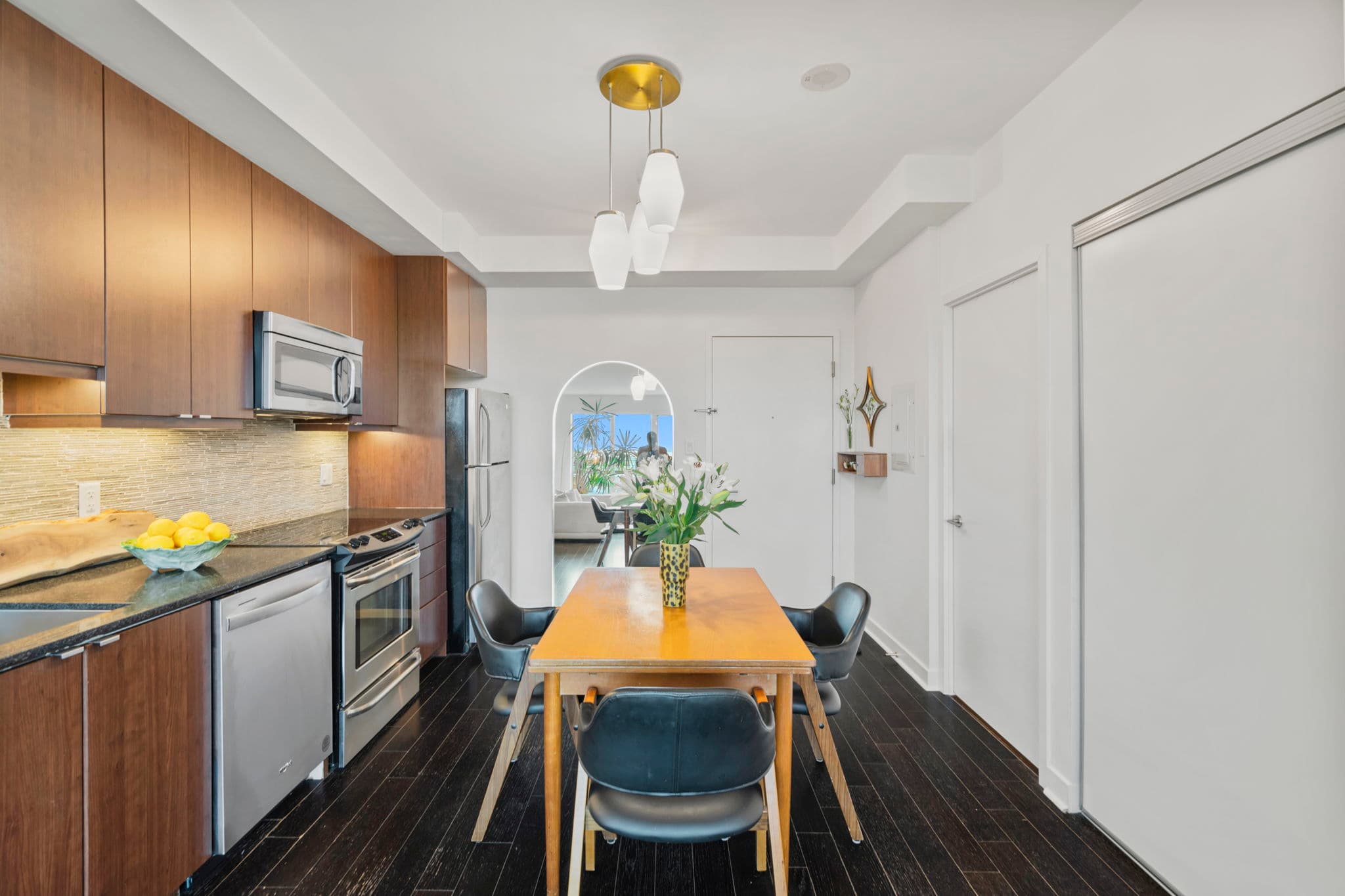 1169 Queen St W Unit 506 Toronto, ON M6J 0A4
