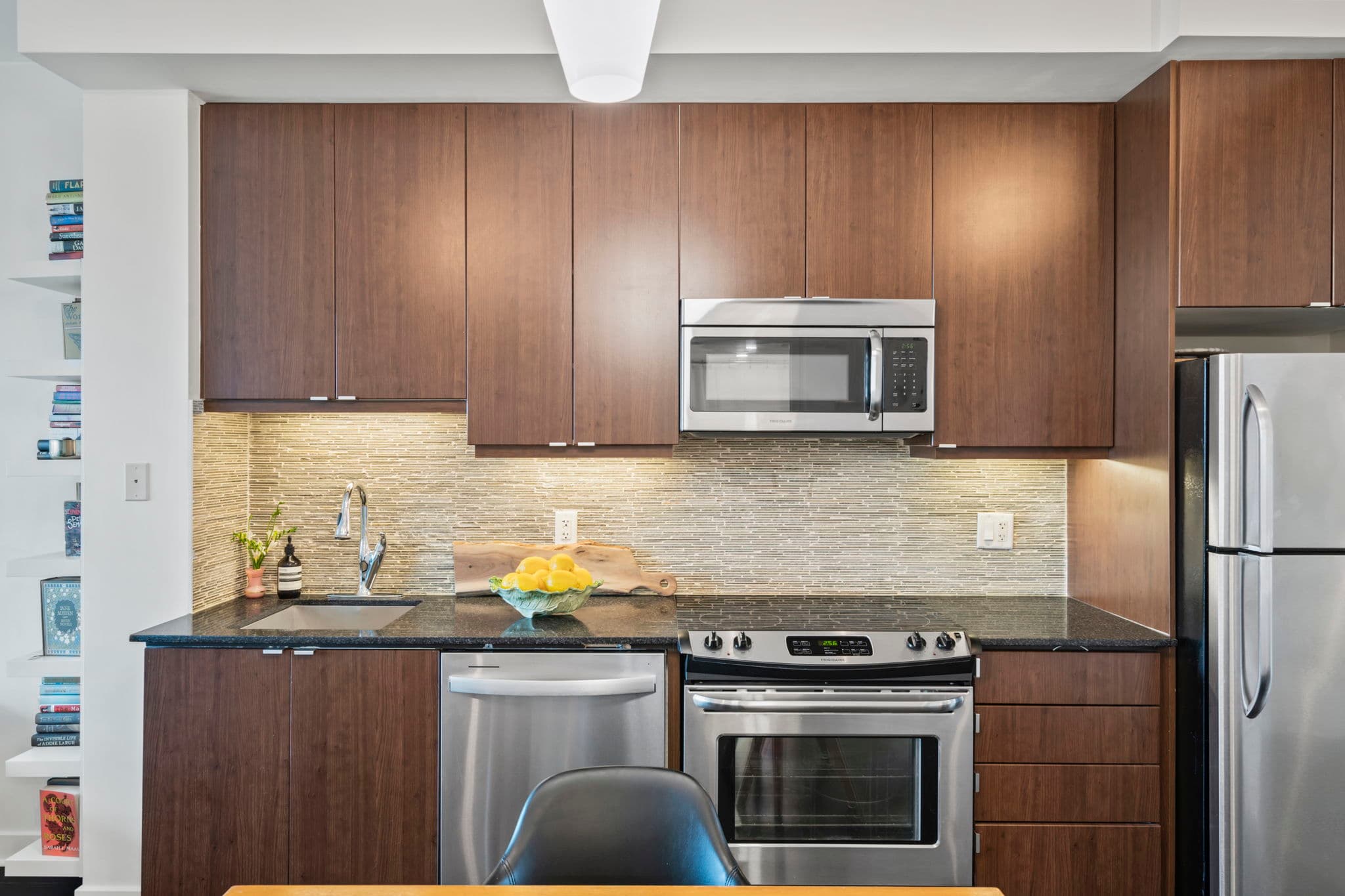 1169 Queen St W Unit 506 Toronto, ON M6J 0A4