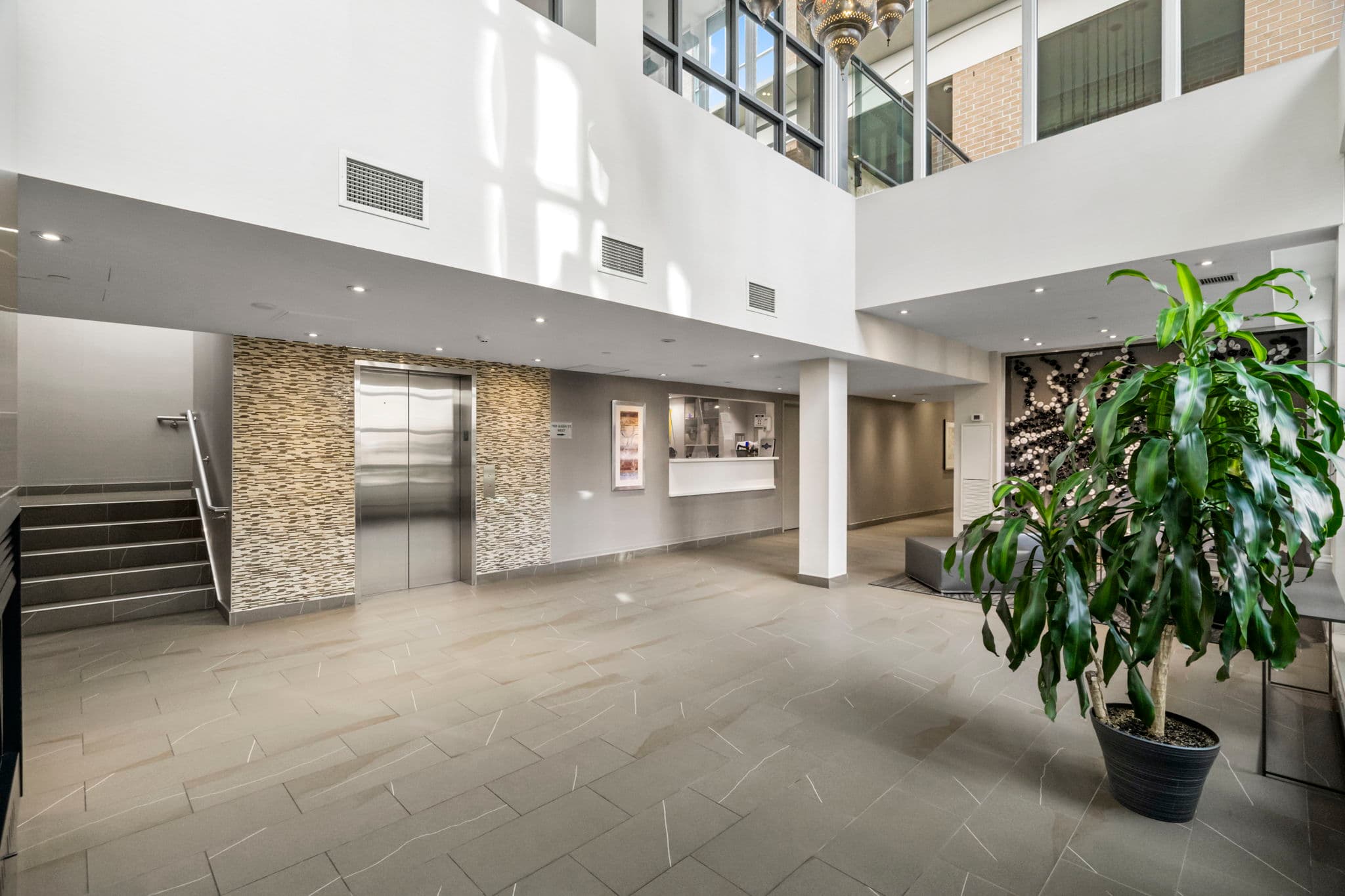 1169 Queen St W Unit 506 Toronto, ON M6J 0A4