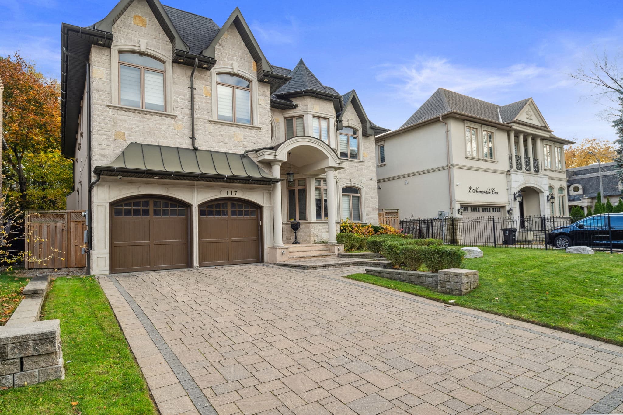 117 Upper Canada Dr Toronto, ON M2P 1S4