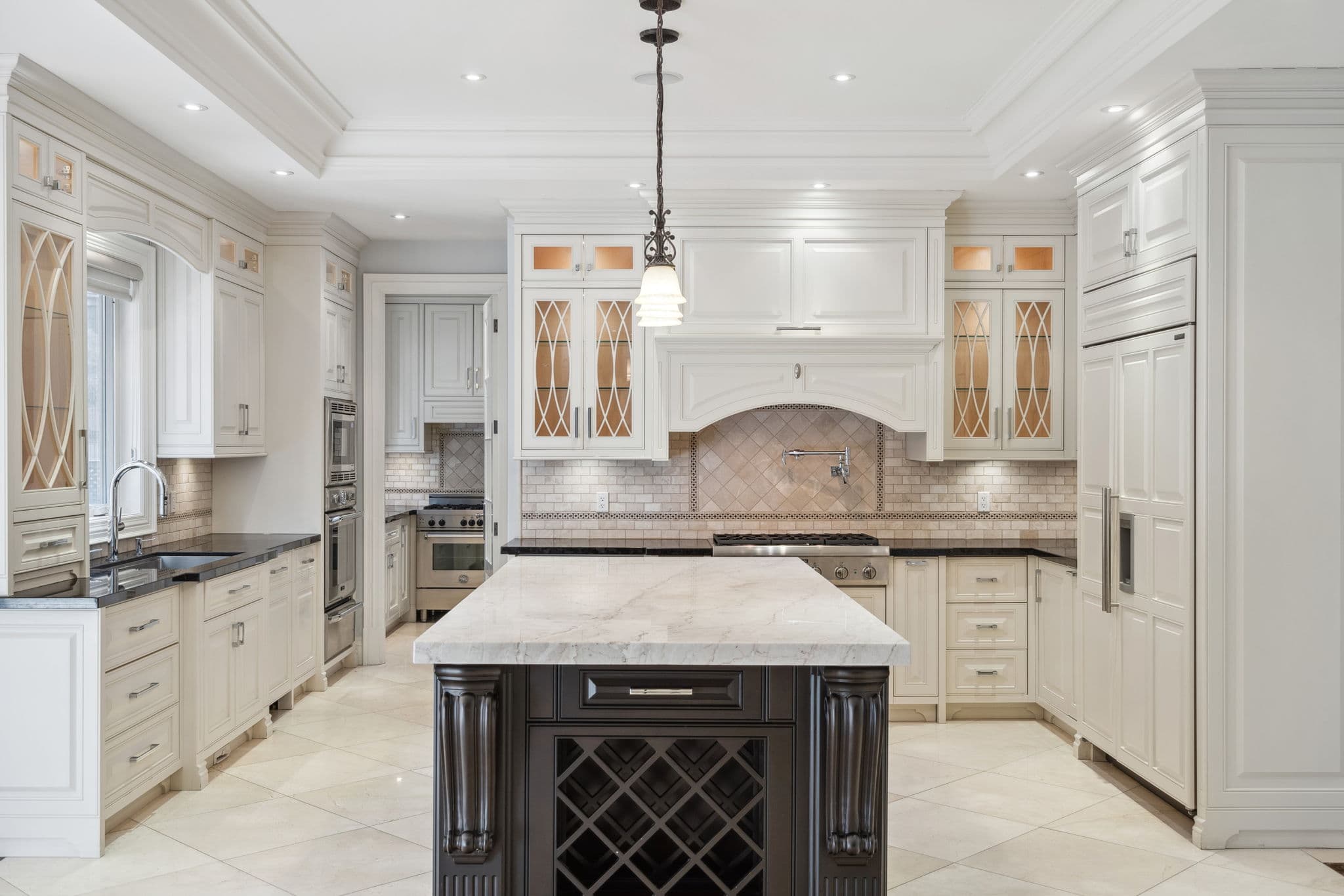 117 Upper Canada Dr Toronto, ON M2P 1S4