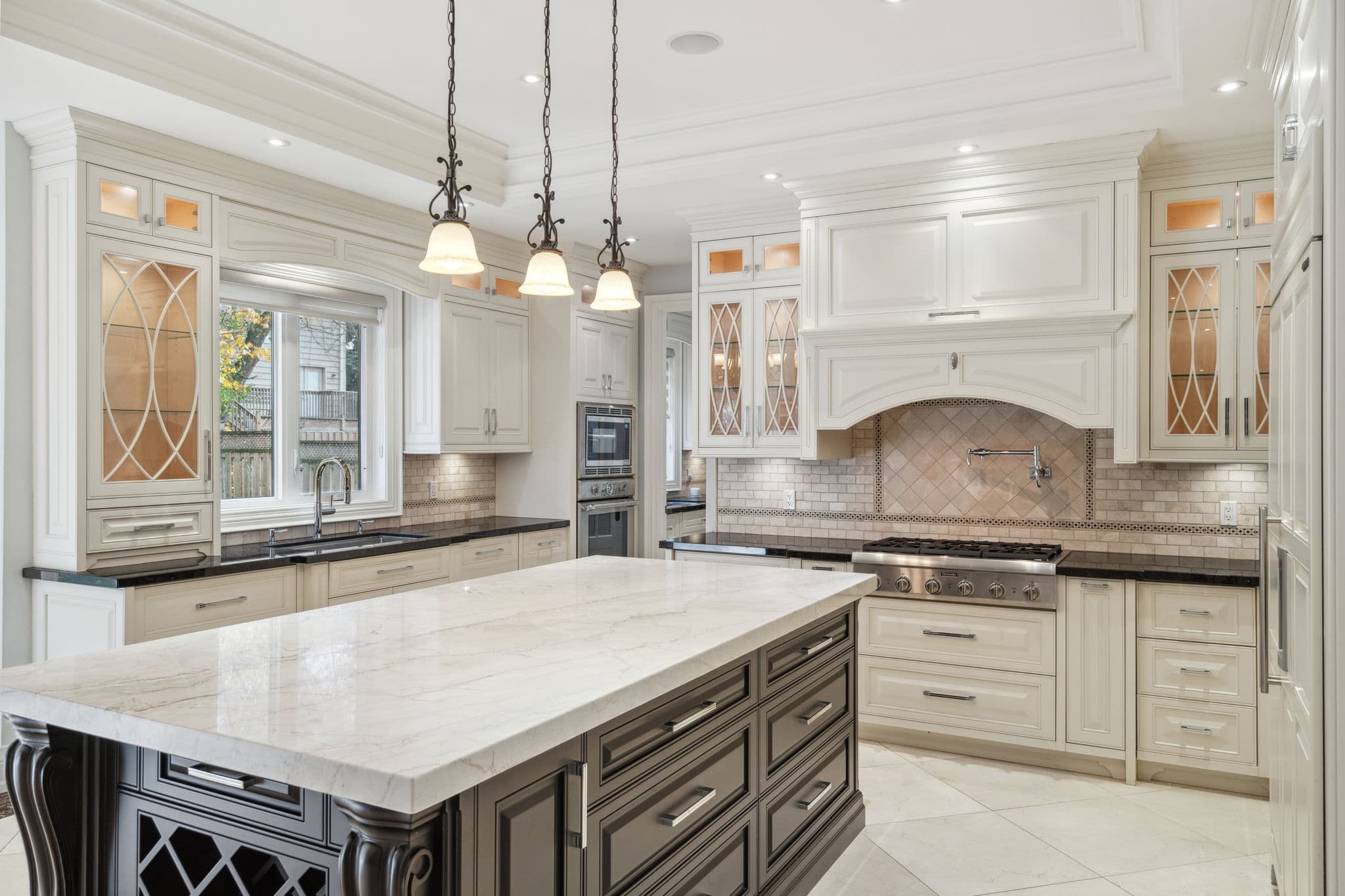 117 Upper Canada Dr Toronto, ON M2P 1S4