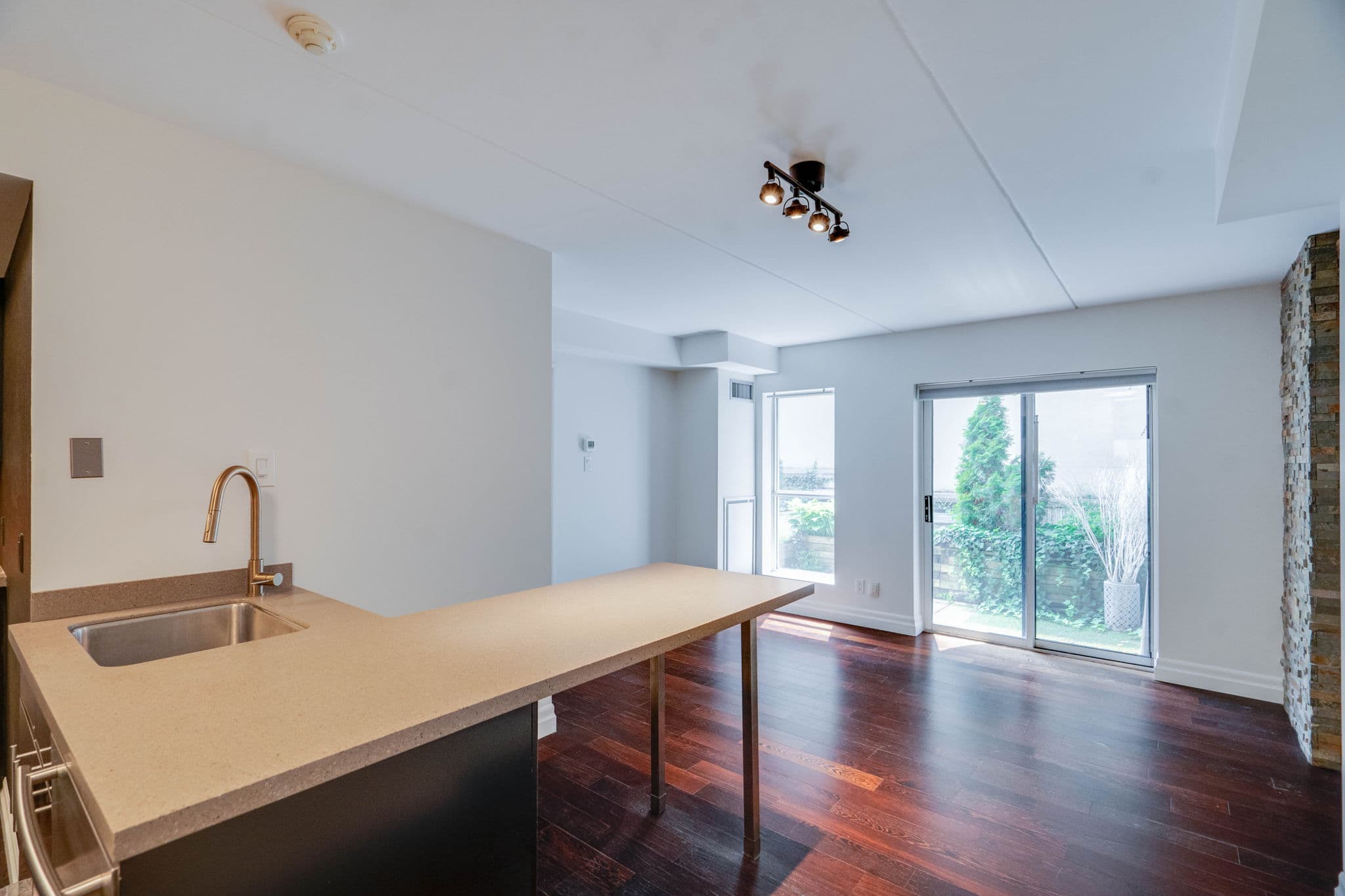 1174 Yonge St Unit 203 Toronto, ON M4W 2L9
