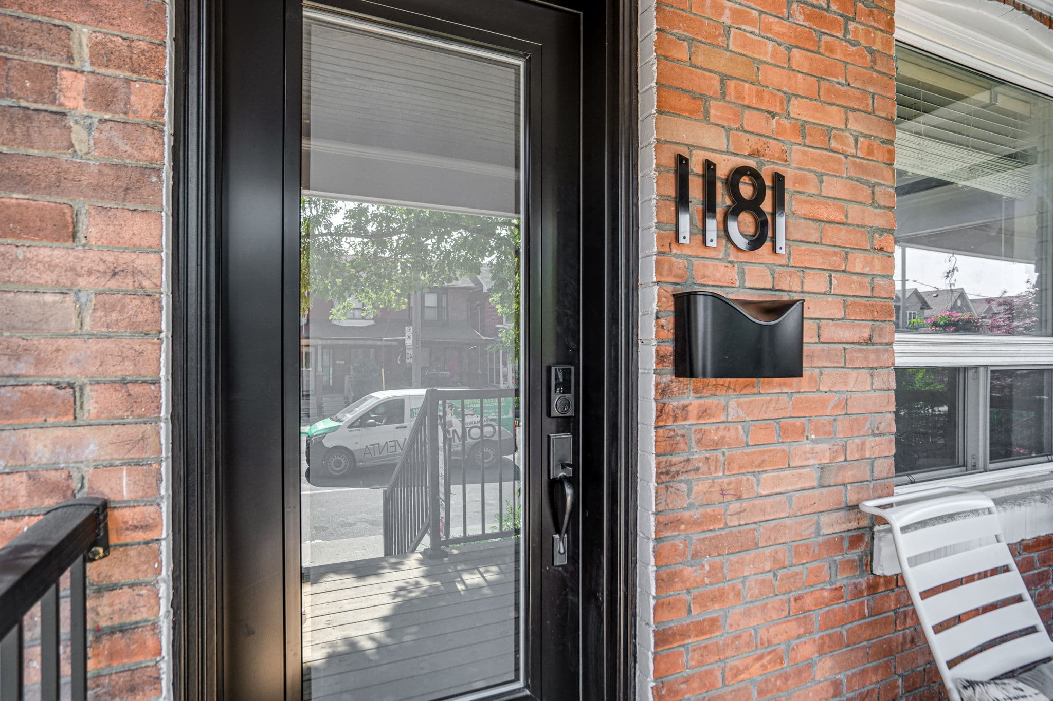 1181 Ossington Ave Toronto, ON M6G 3W4