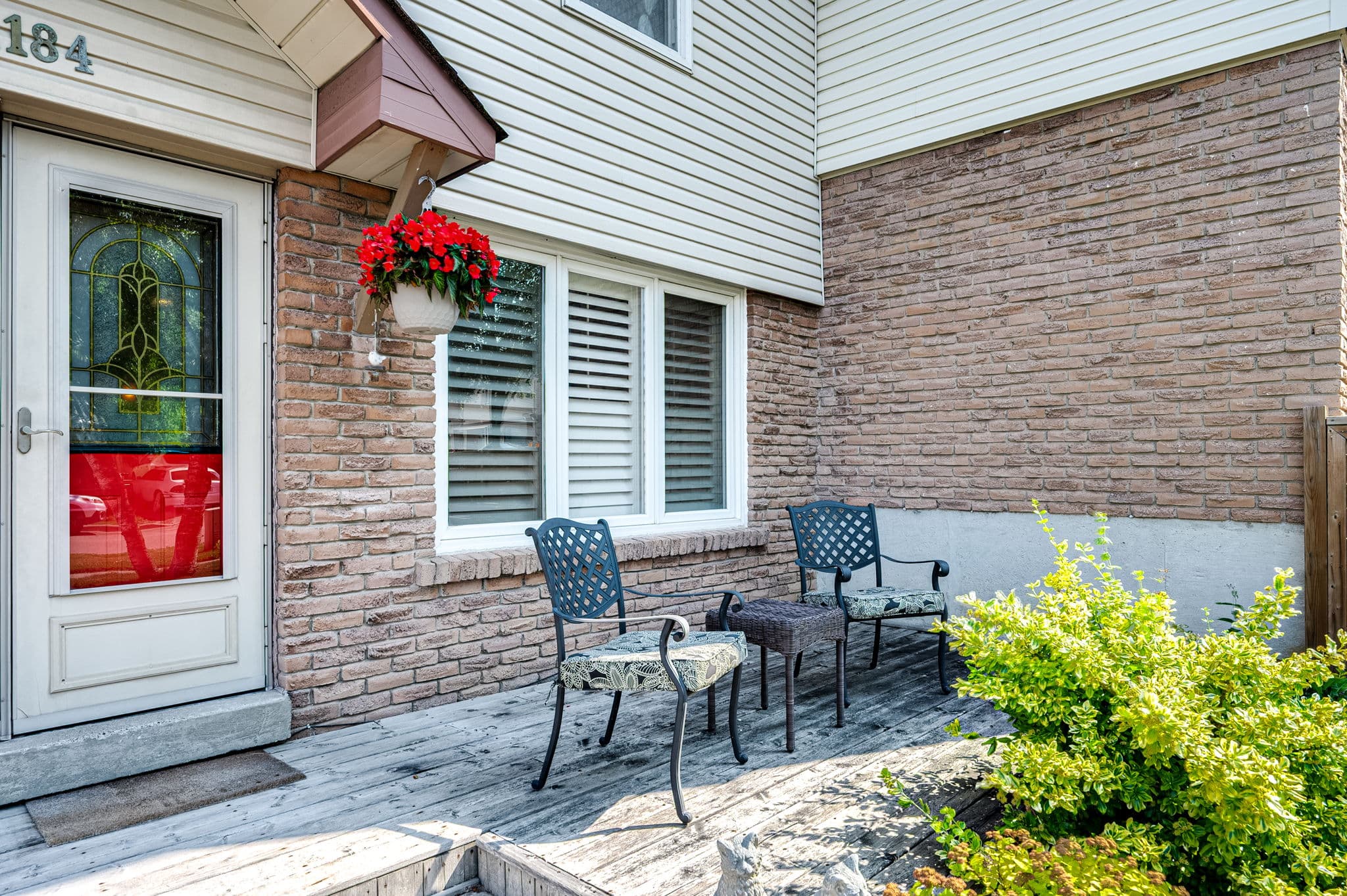 1184 Southdale Ave Oshawa, ON L1H 7Z3