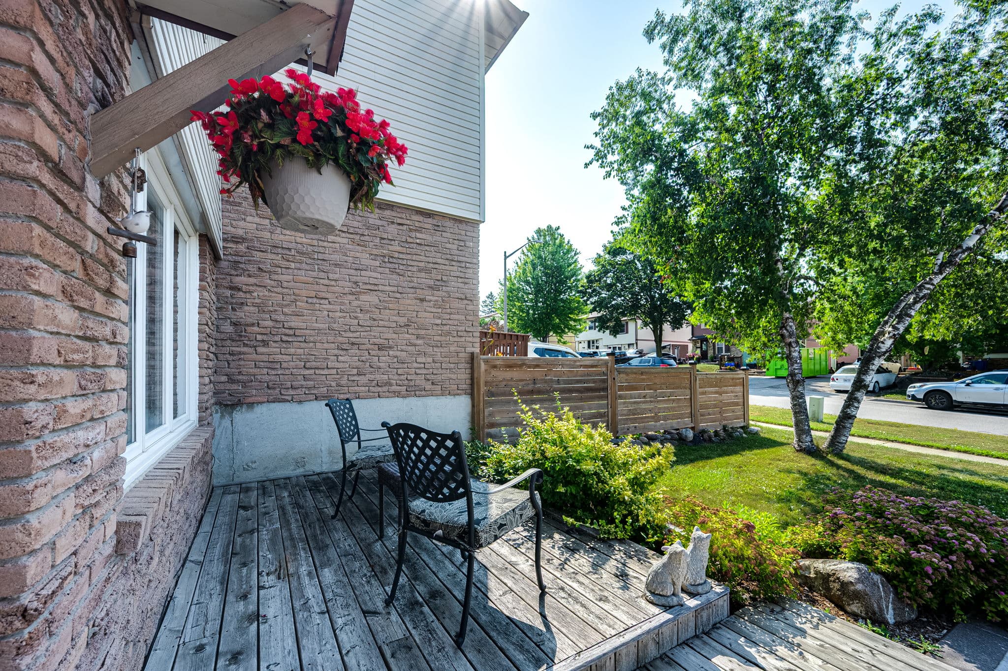 1184 Southdale Ave Oshawa, ON L1H 7Z3