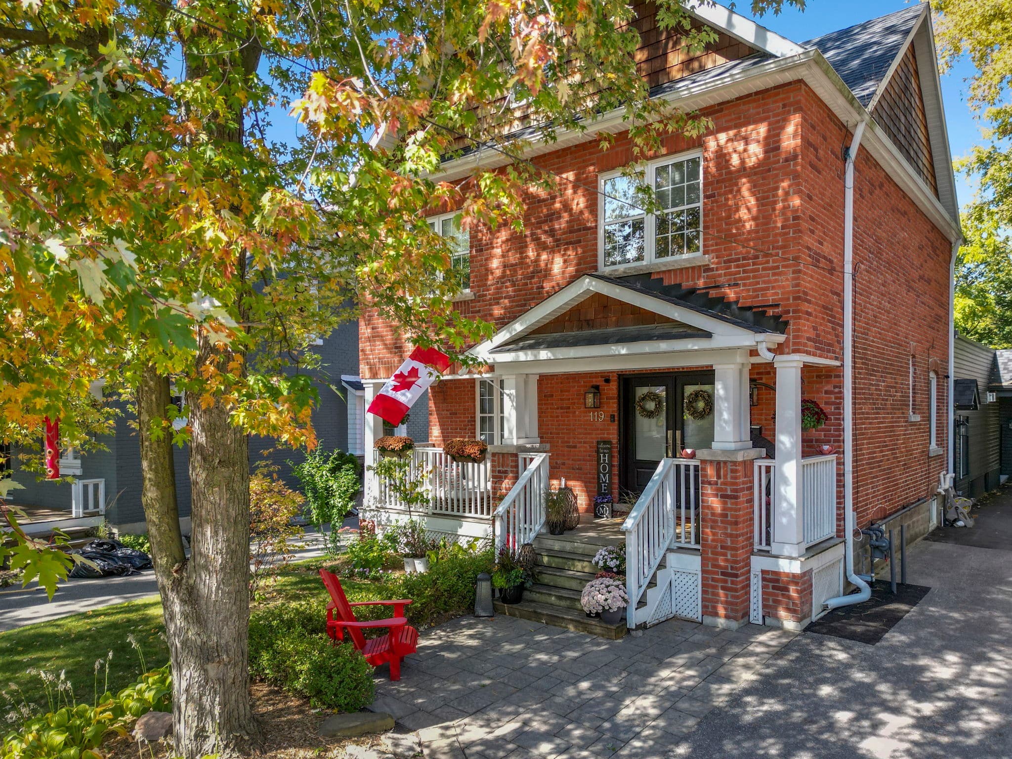 119 Richmond St Richmond Hill, ON L4C 3Y6