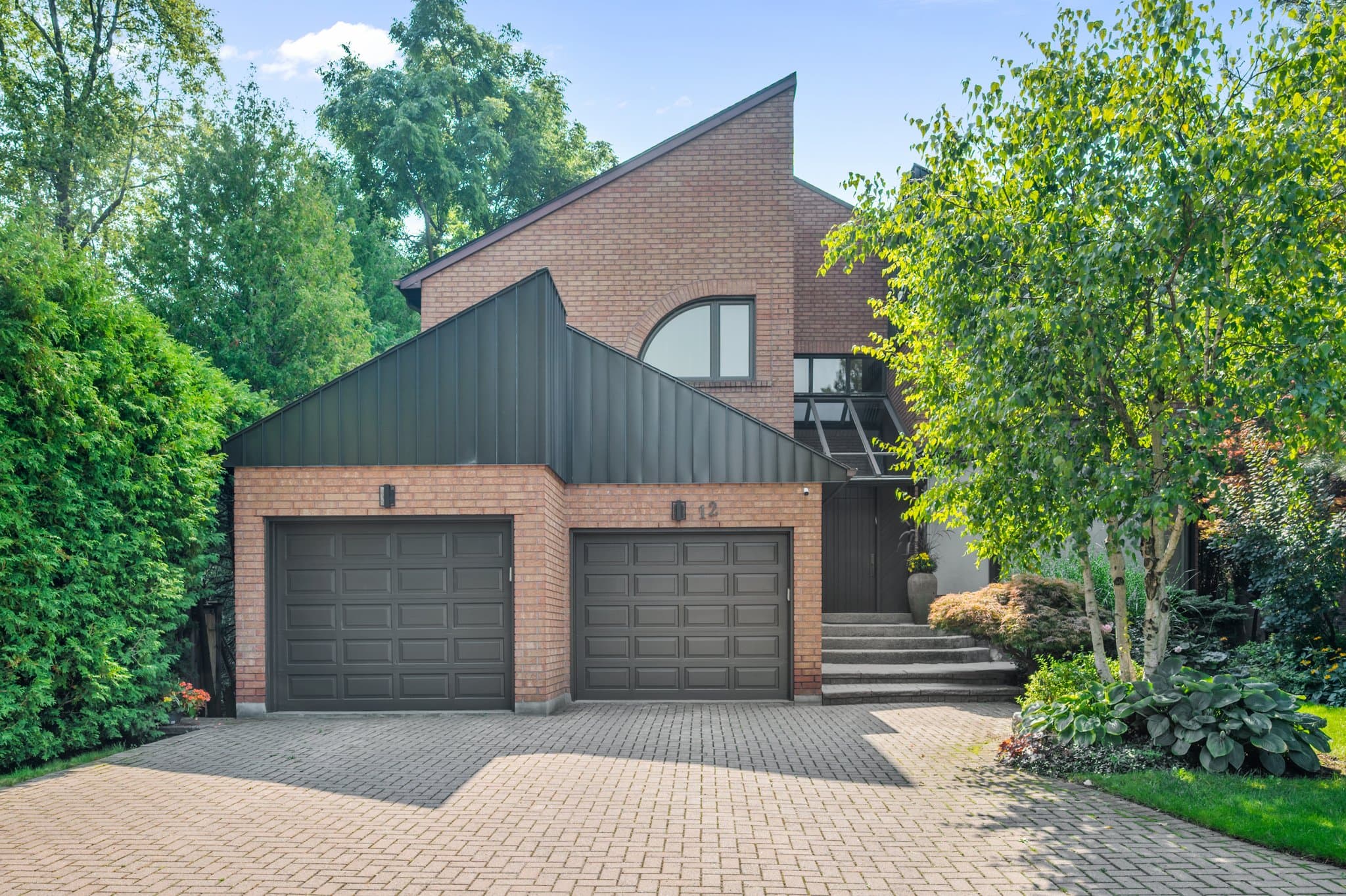 12 Gardenia Ct Toronto, ON M2M 4G2