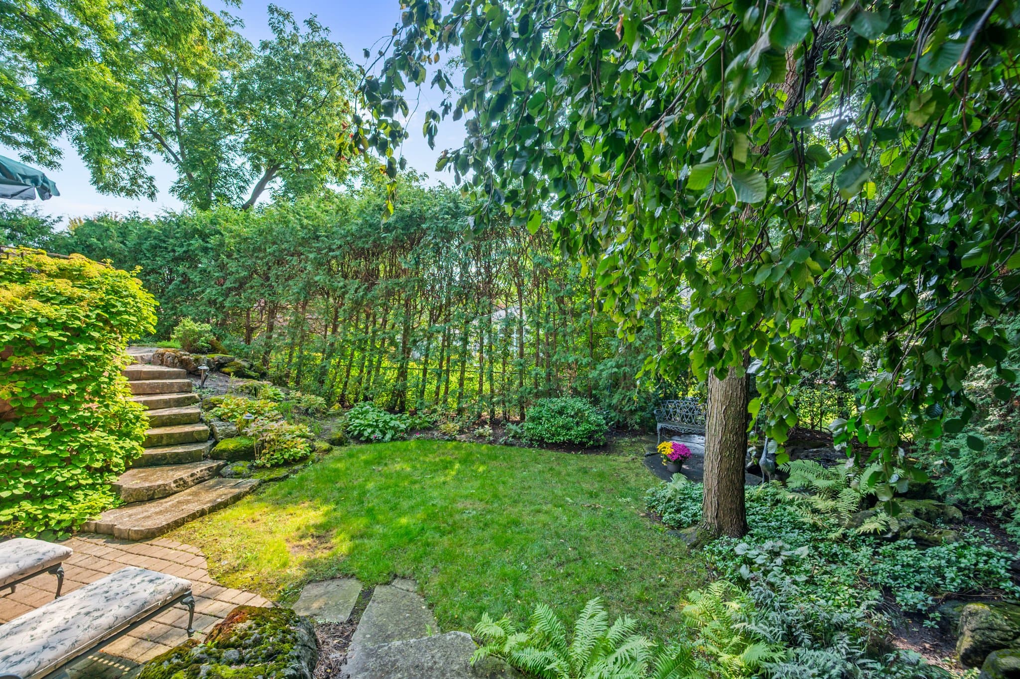 12 Gardenia Ct Toronto, ON M2M 4G2
