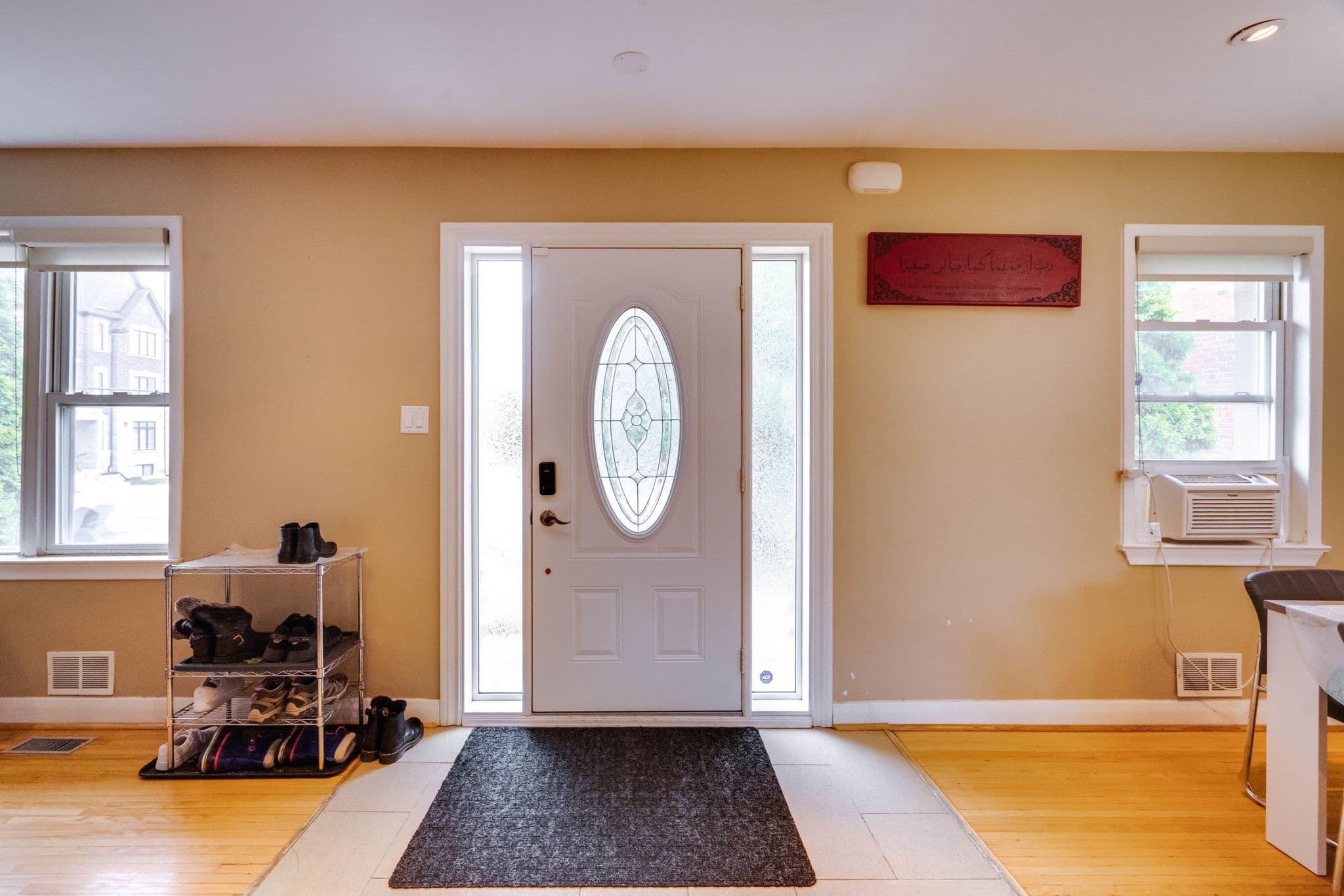 12 Glen Agar Dr Toronto, ON M9B 5L3