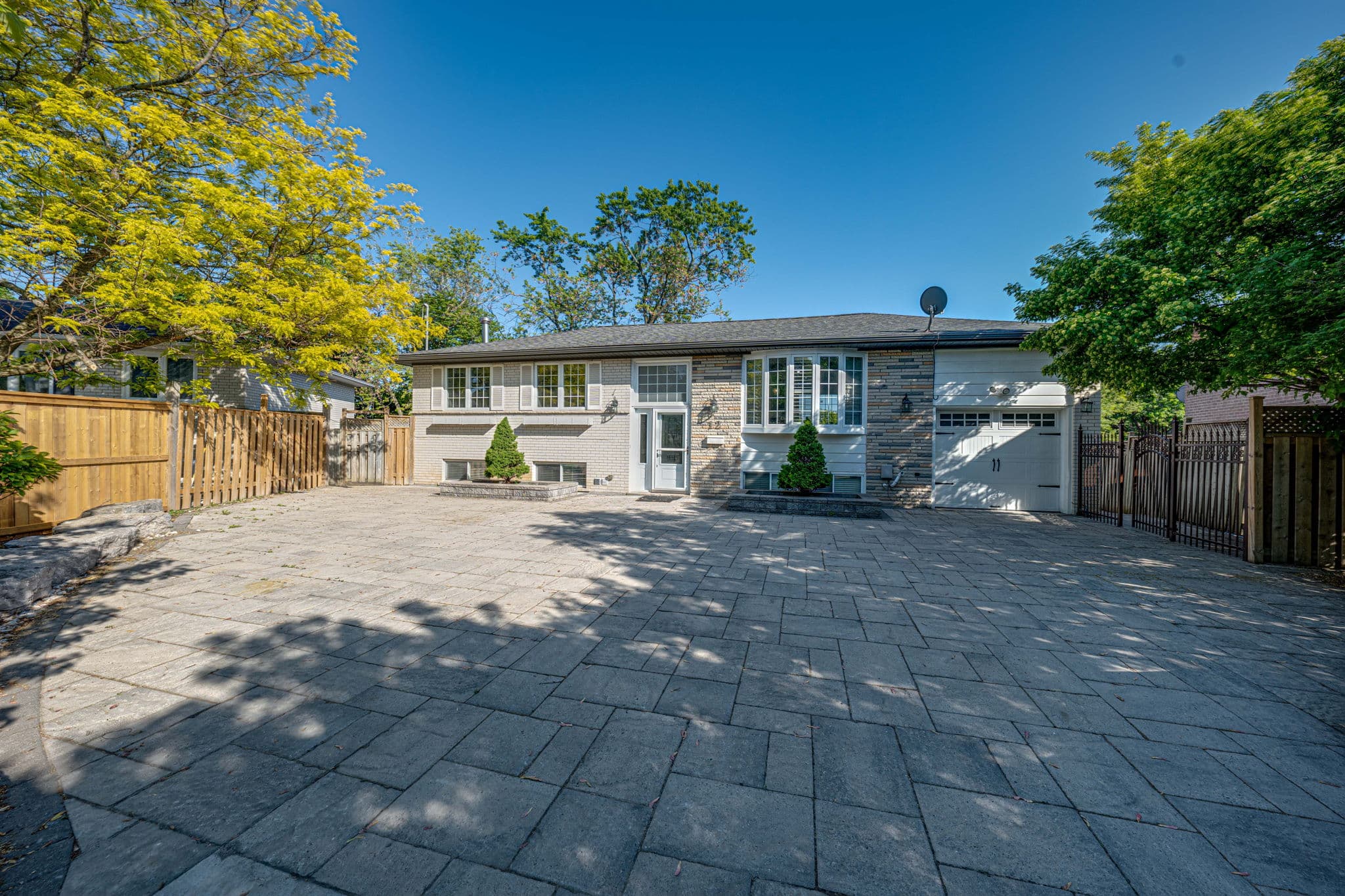 12 King Richard Ct Markham, ON L3P 1M1