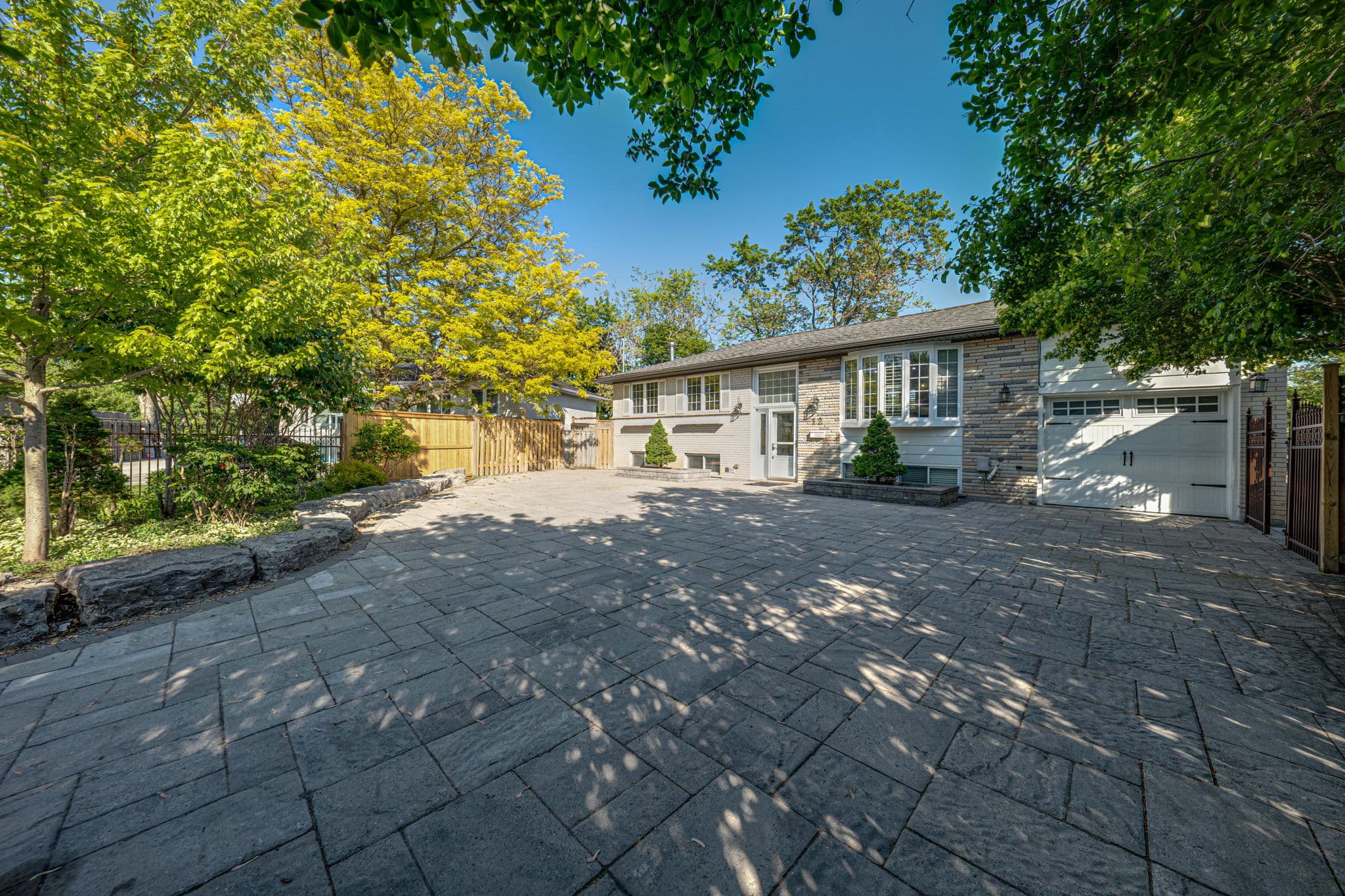 12 King Richard Ct Markham, ON L3P 1M1