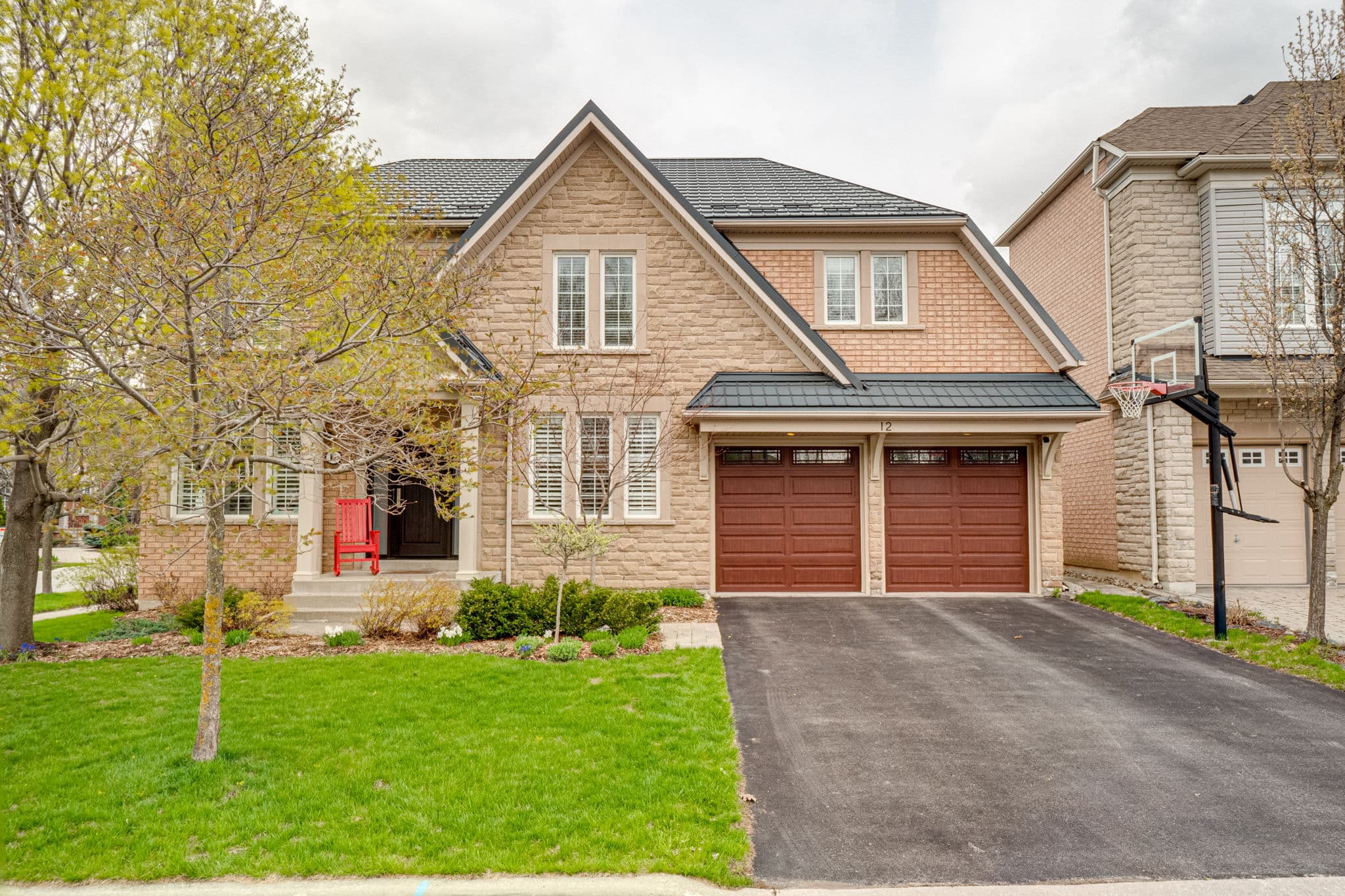 12 Madras Ave Richmond Hill, ON L4E 5E4