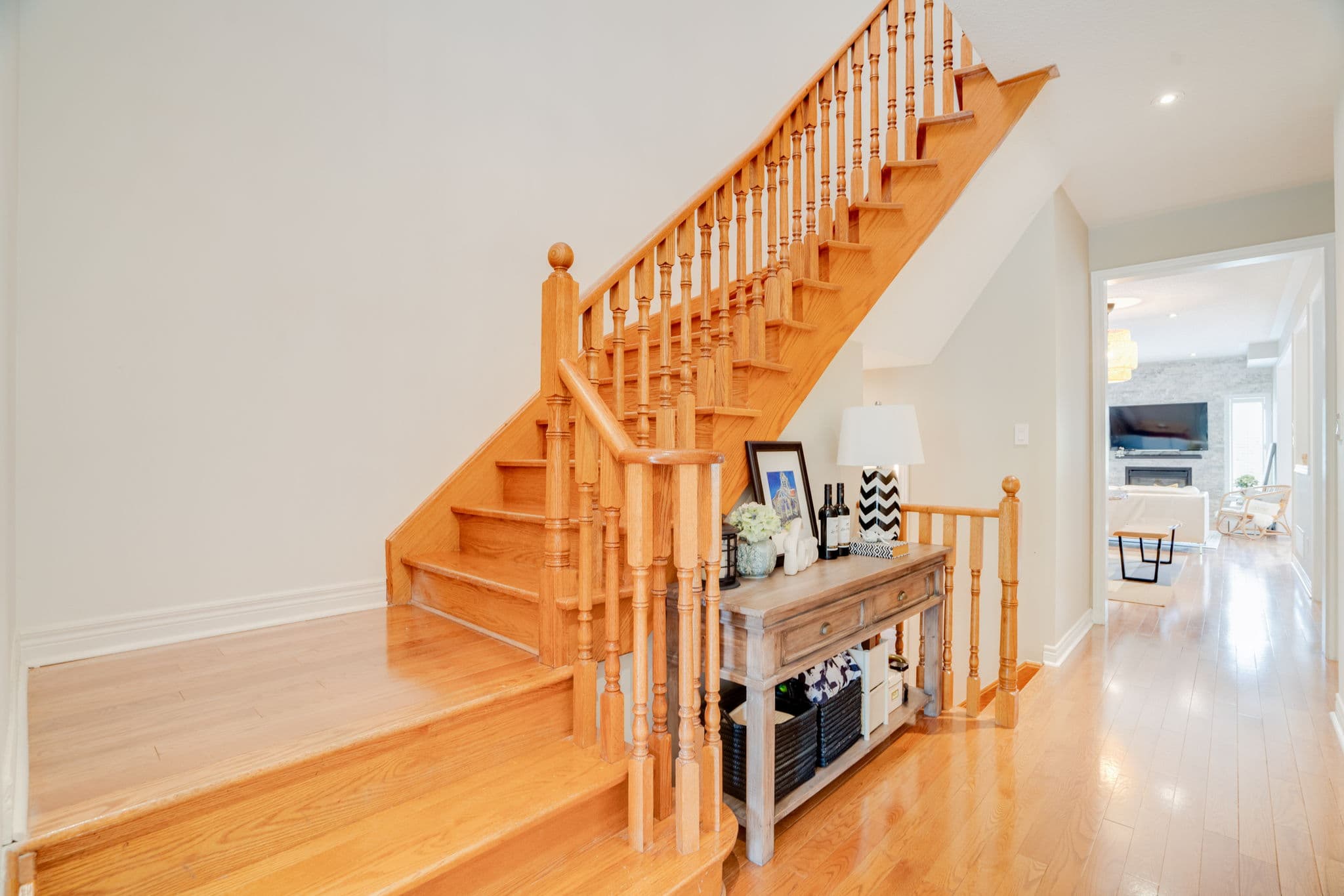 12 Shemer Dr Vaughan, ON L4J 9A6
