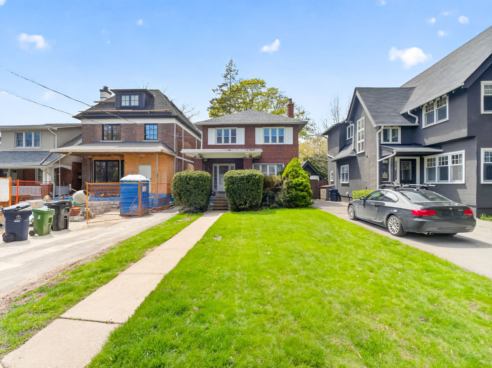 12 Stibbard Ave Toronto, ON M4P 2C1