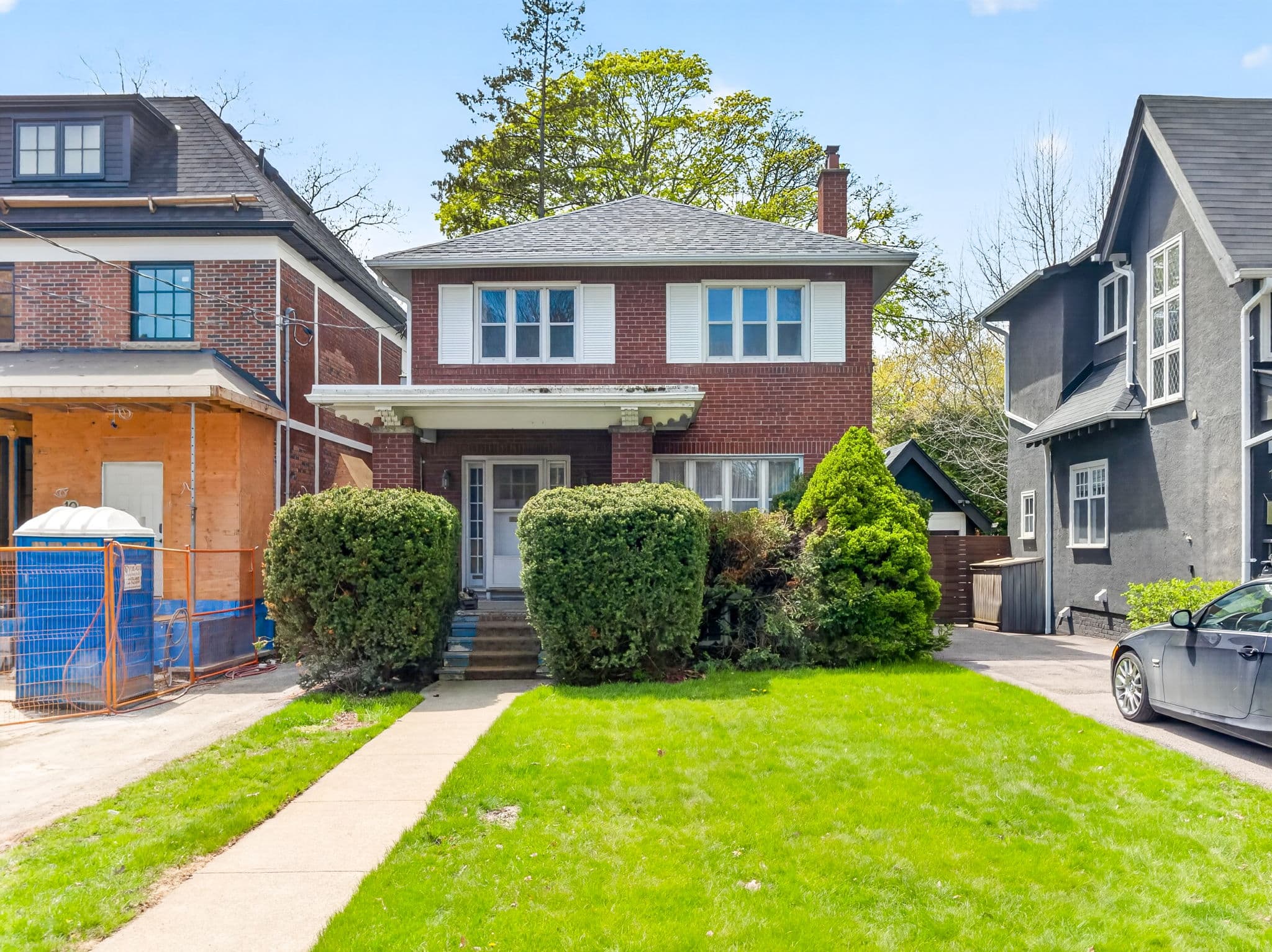 12 Stibbard Ave Toronto, ON M4P 2C1