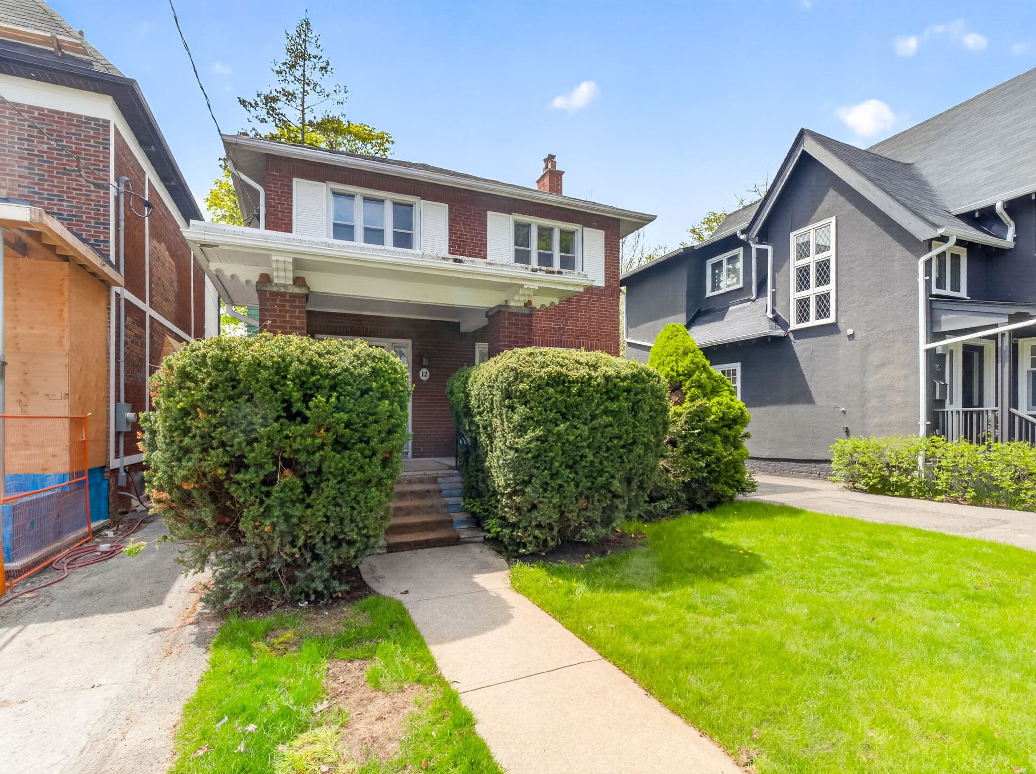 12 Stibbard Ave Toronto, ON M4P 2C1