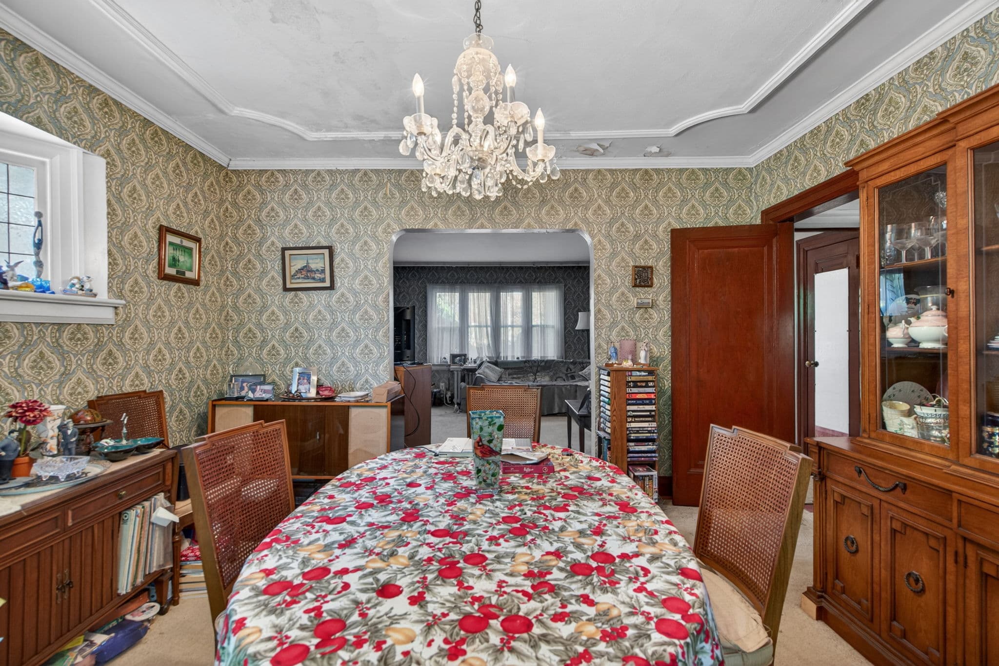 12 Stibbard Ave Toronto, ON M4P 2C1