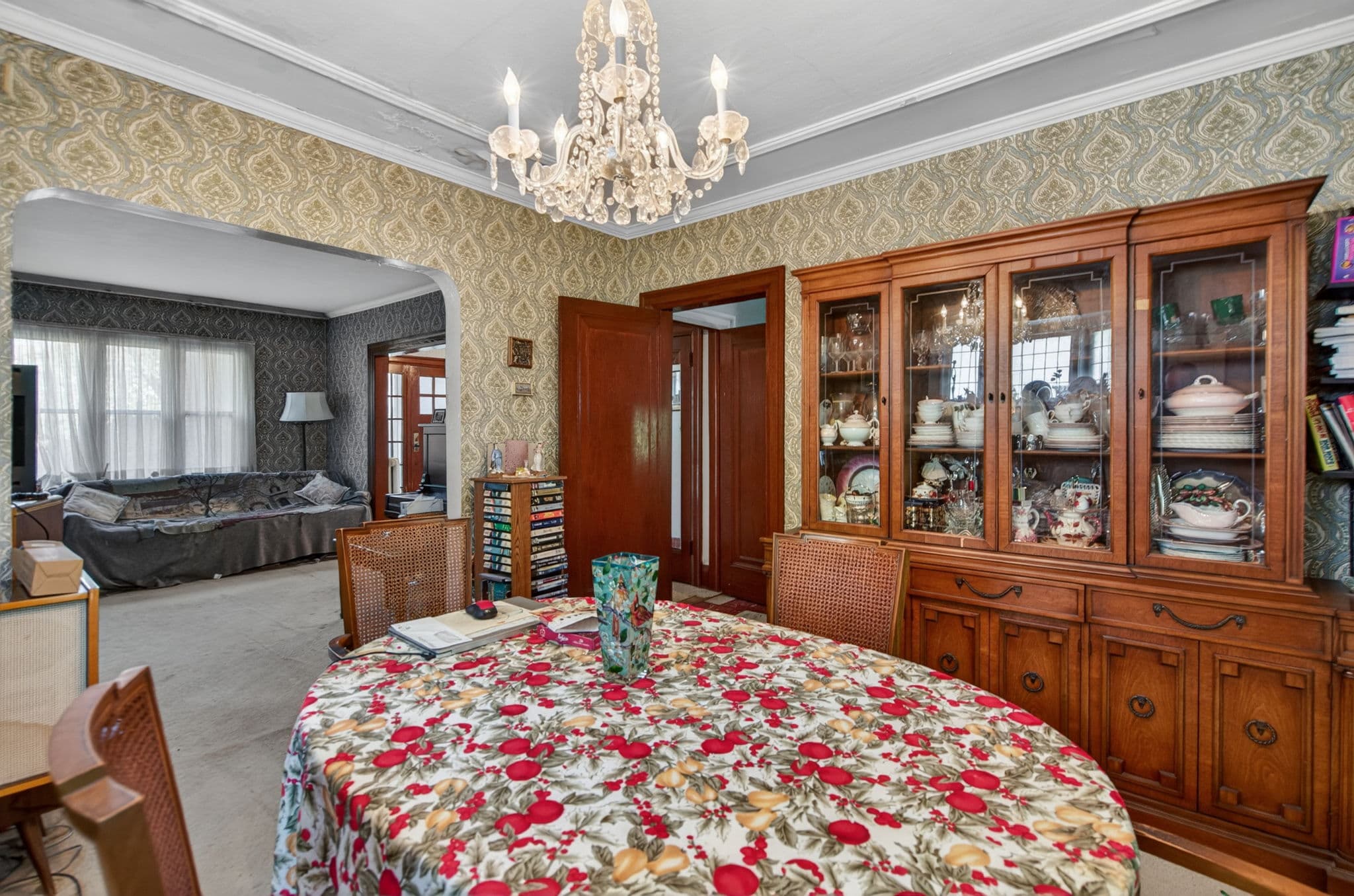 12 Stibbard Ave Toronto, ON M4P 2C1