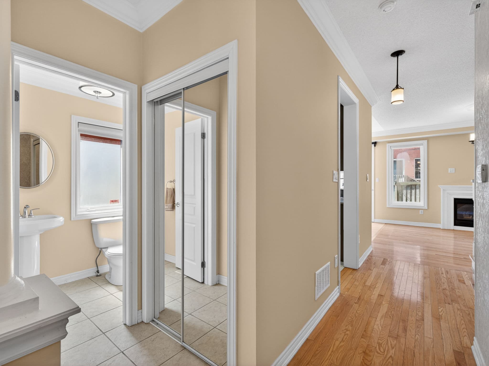 12 Stookes Crescent Richmond Hill, ON L4E 0J4