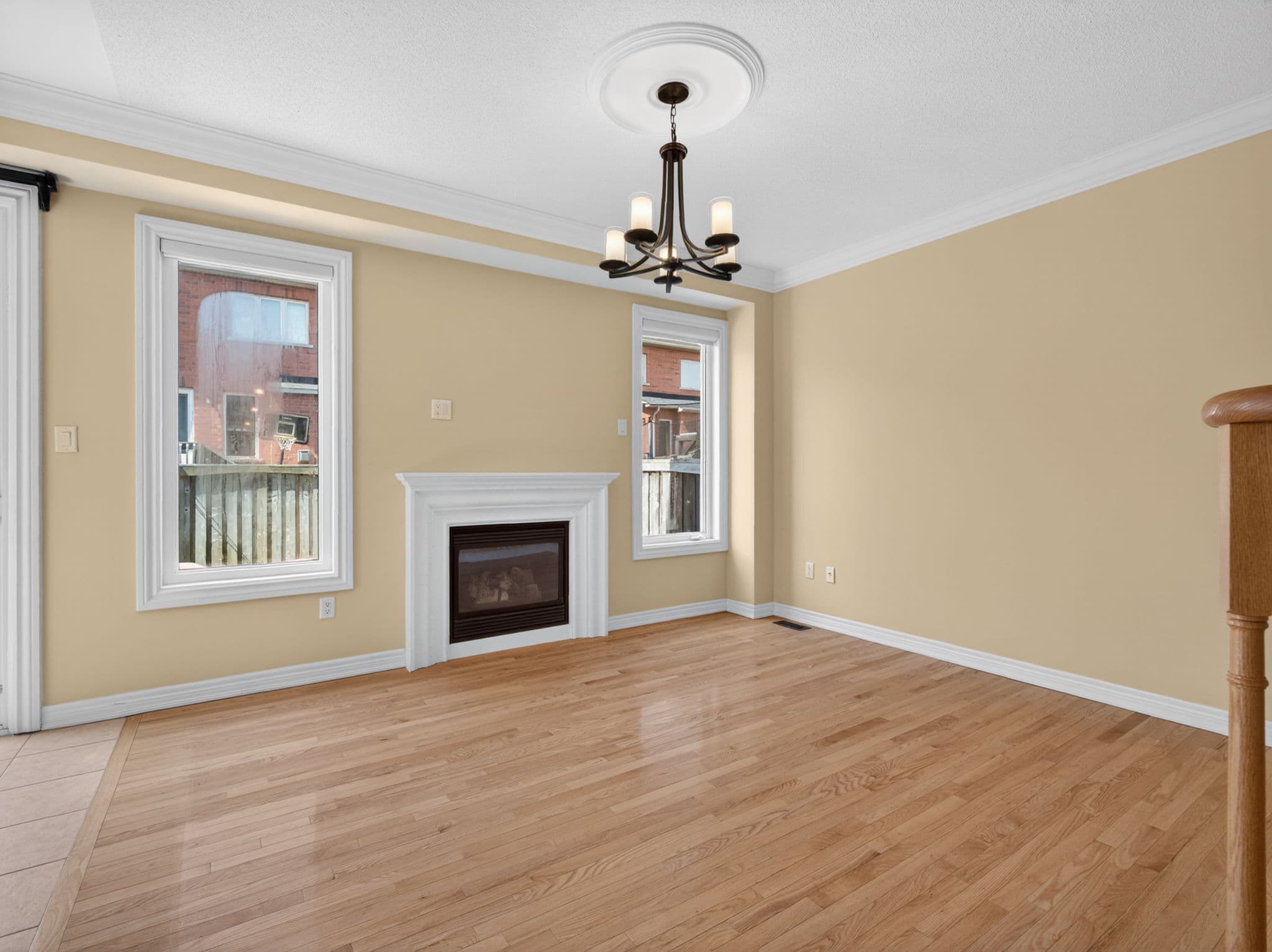 12 Stookes Crescent Richmond Hill, ON L4E 0J4