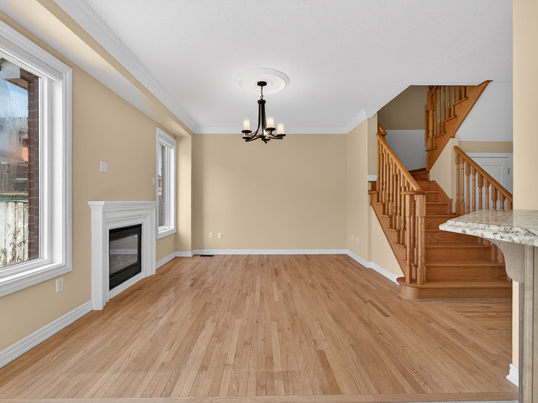 12 Stookes Crescent Richmond Hill, ON L4E 0J4