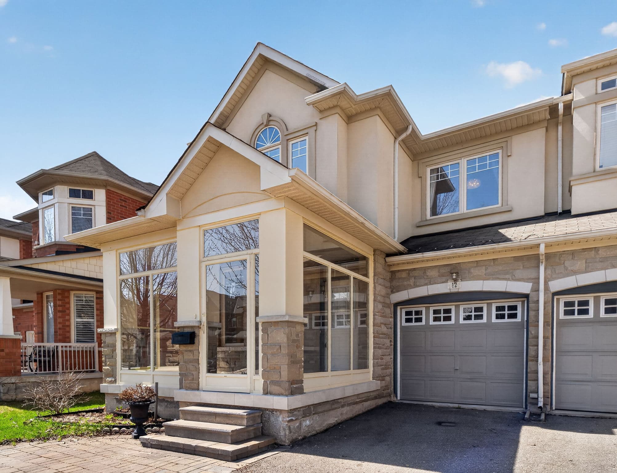 12 Stookes Crescent Richmond Hill, ON L4E 0J4