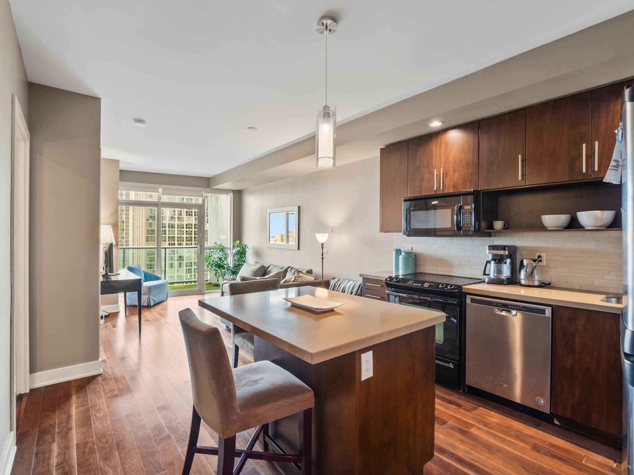 120 Homewood Ave Unit 1008 Toronto, ON M4Y 2J3