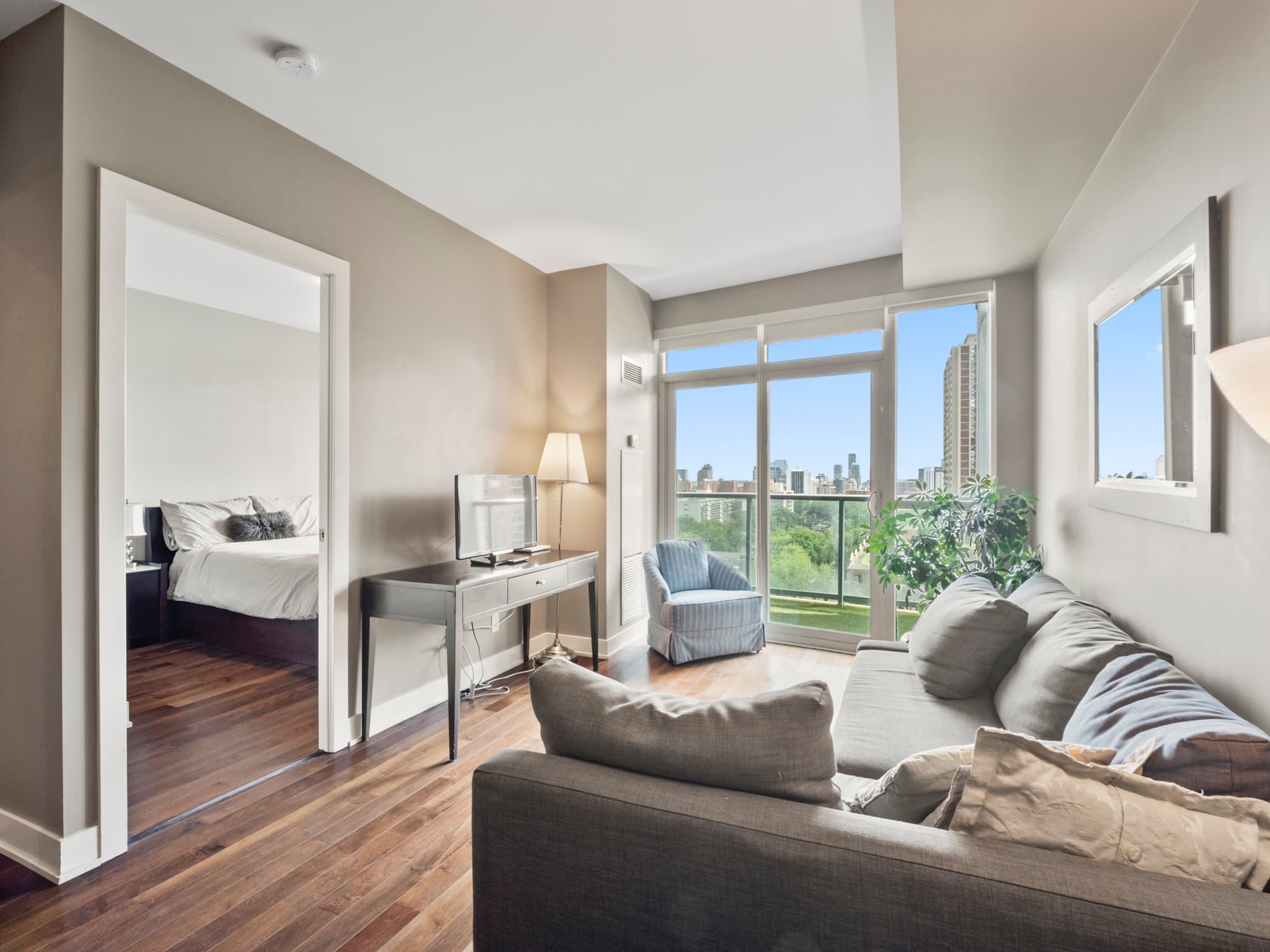 120 Homewood Ave Unit 1008 Toronto, ON M4Y 2J3