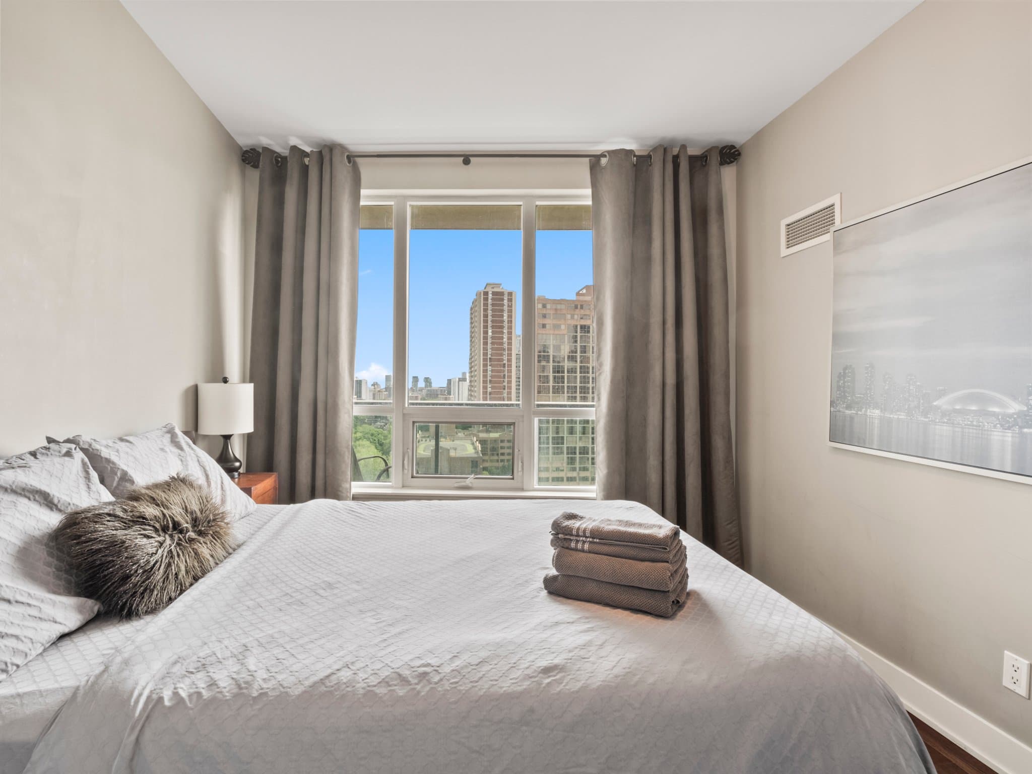 120 Homewood Ave Unit 1008 Toronto, ON M4Y 2J3