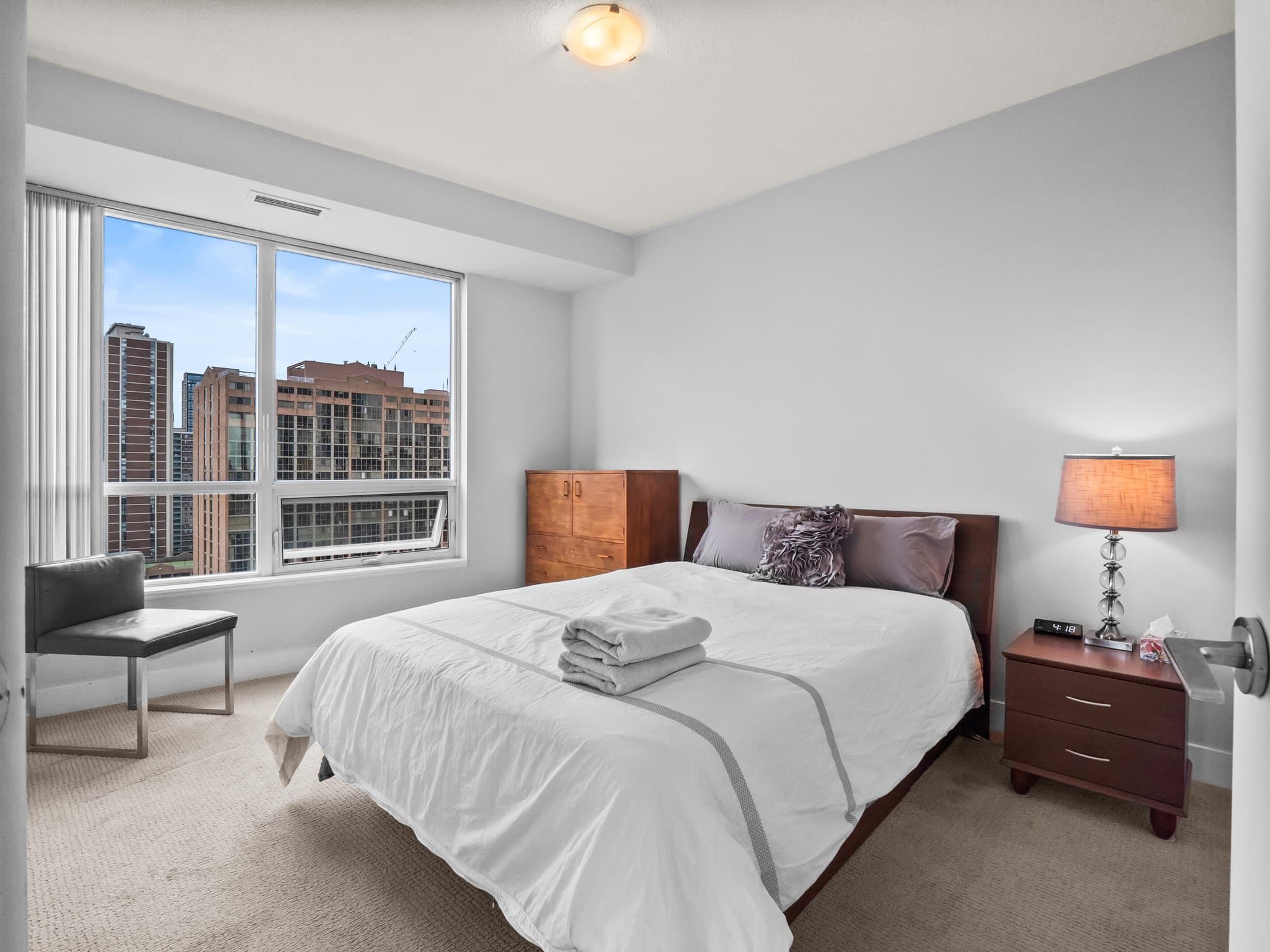 120 Homewood Ave Unit 1207 Toronto, ON M4Y 2J3