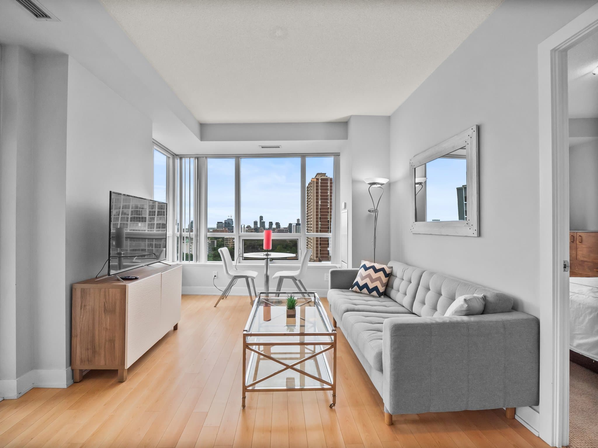 120 Homewood Ave Unit 1207 Toronto, ON M4Y 2J3