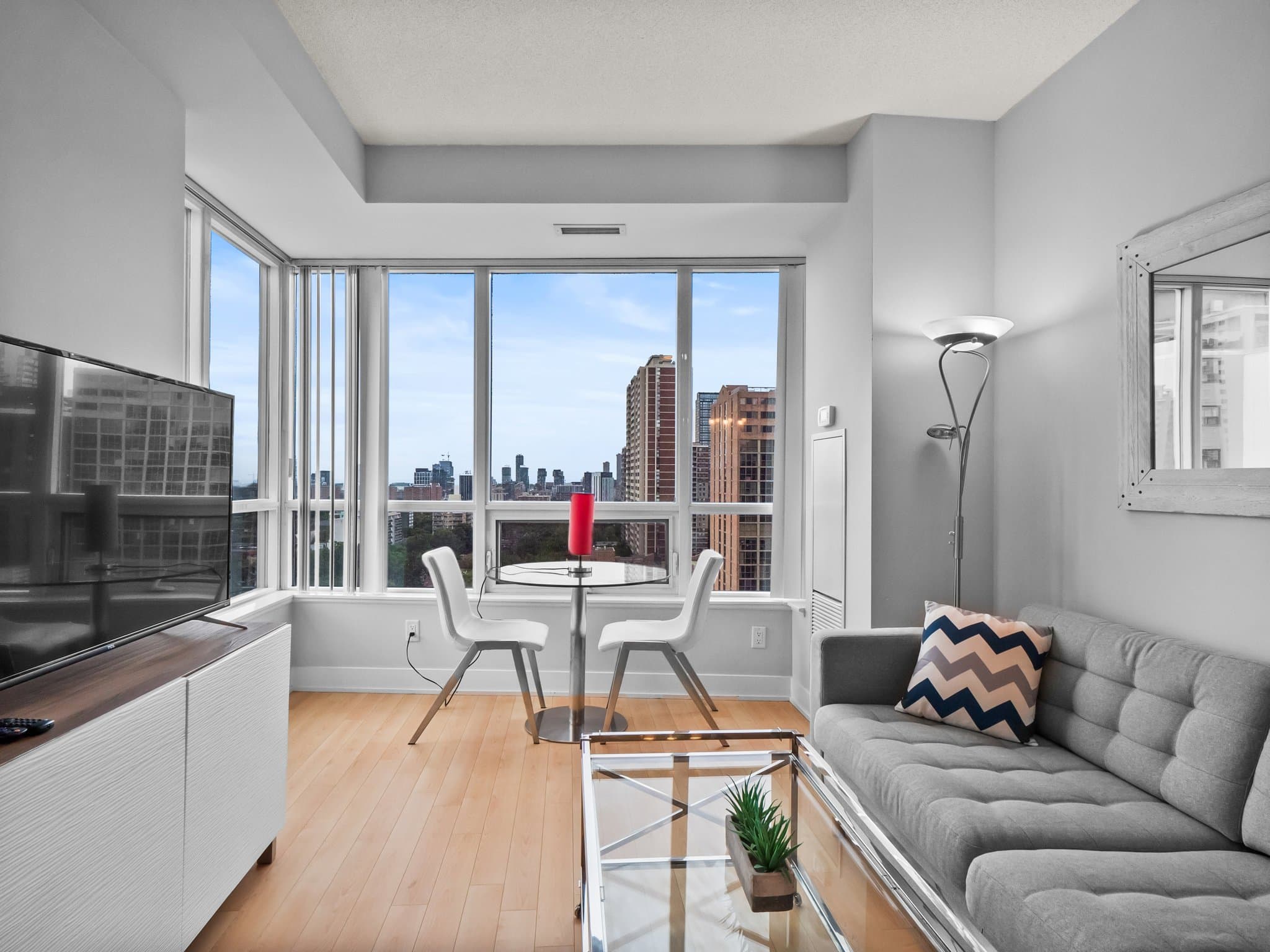 120 Homewood Ave Unit 1207 Toronto, ON M4Y 2J3