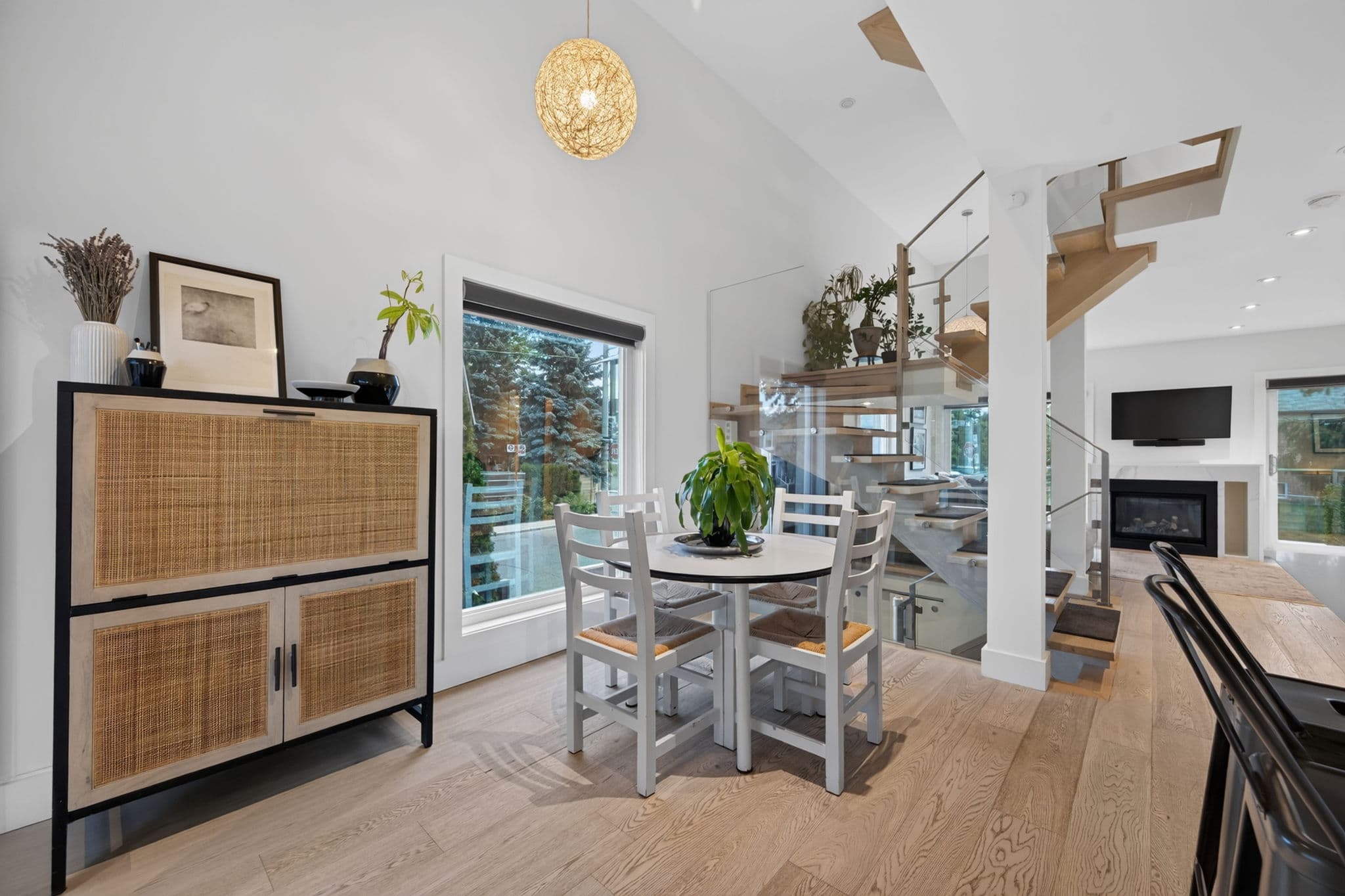 120 Hope St Toronto, ON M6E1K1