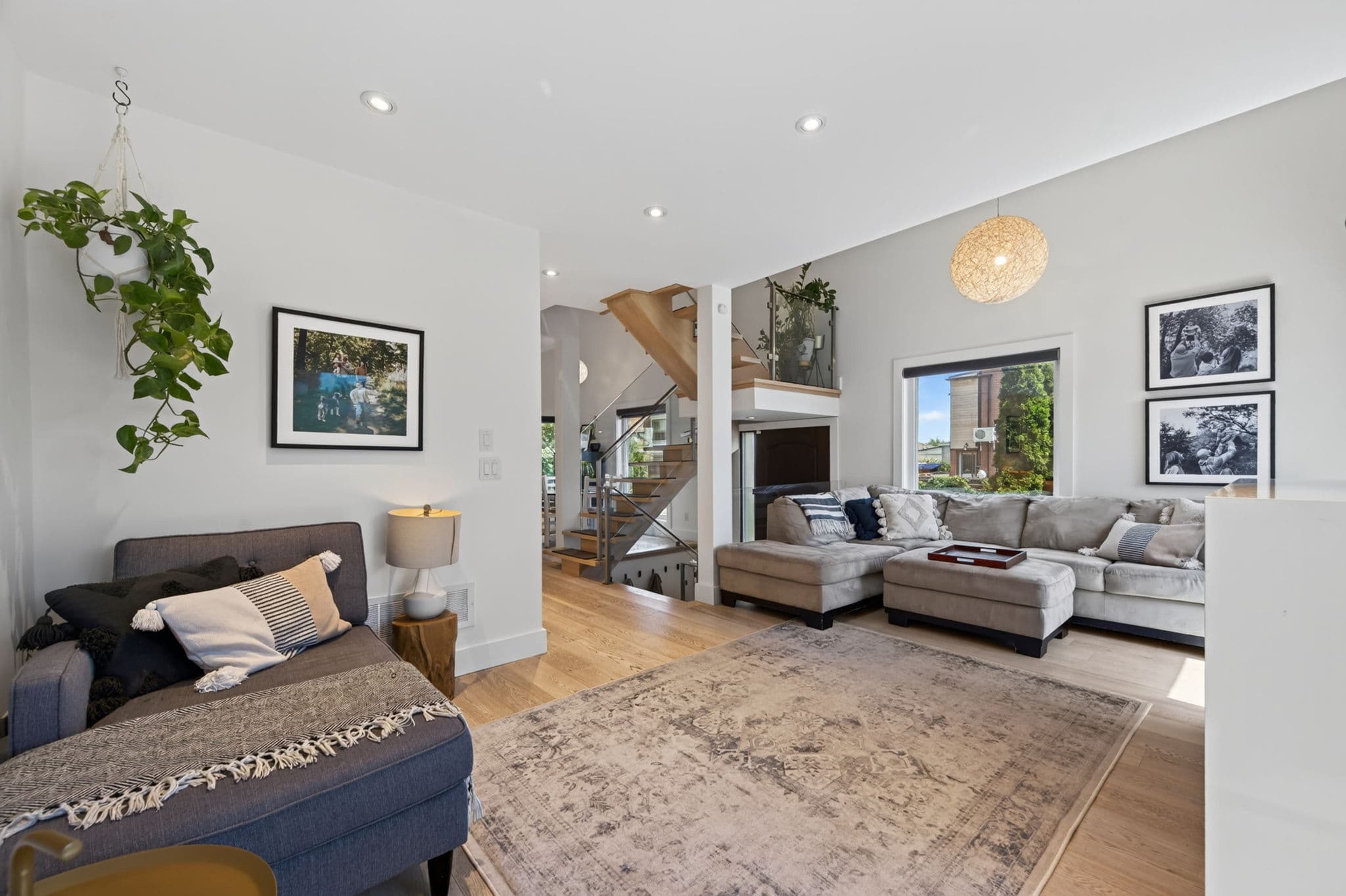 120 Hope St Toronto, ON M6E1K1