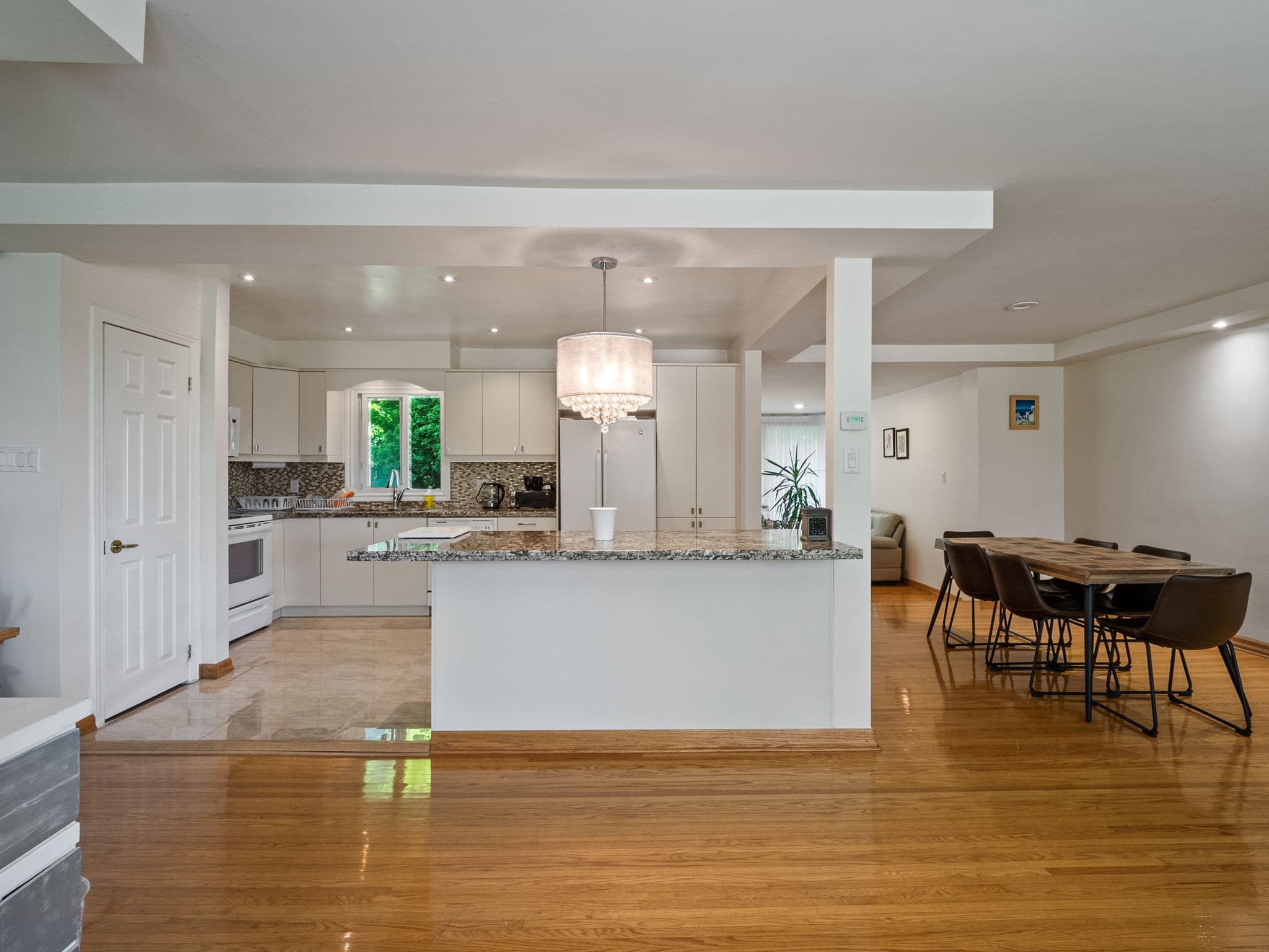 120 Laurentide Dr Toronto, ON M3A 3E5