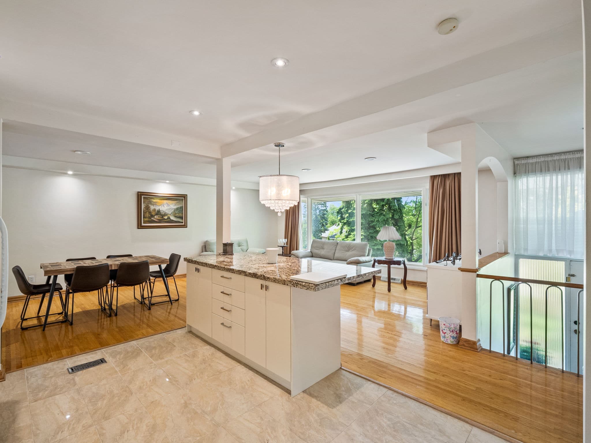 120 Laurentide Dr Toronto, ON M3A 3E5
