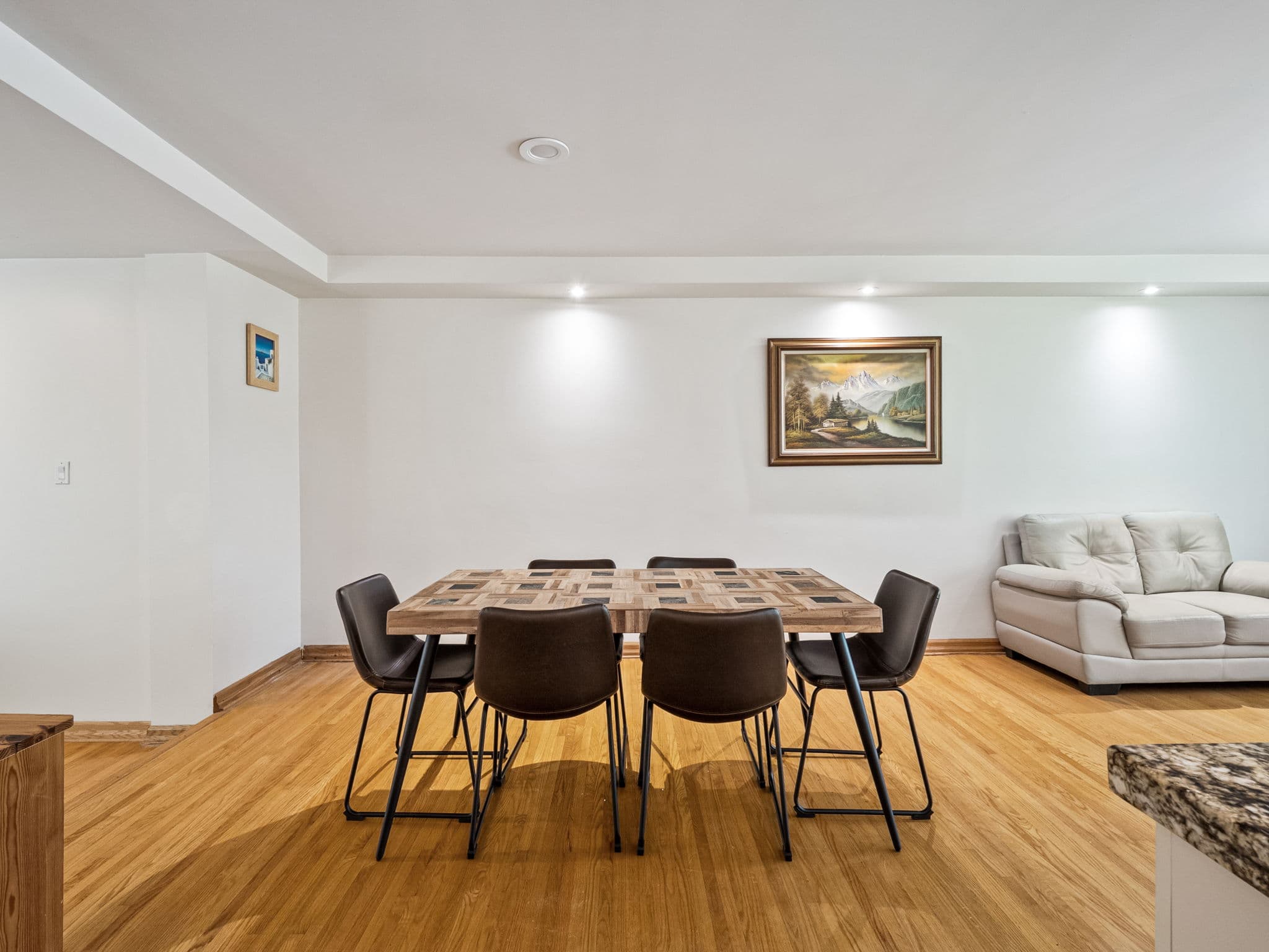120 Laurentide Dr Toronto, ON M3A 3E5
