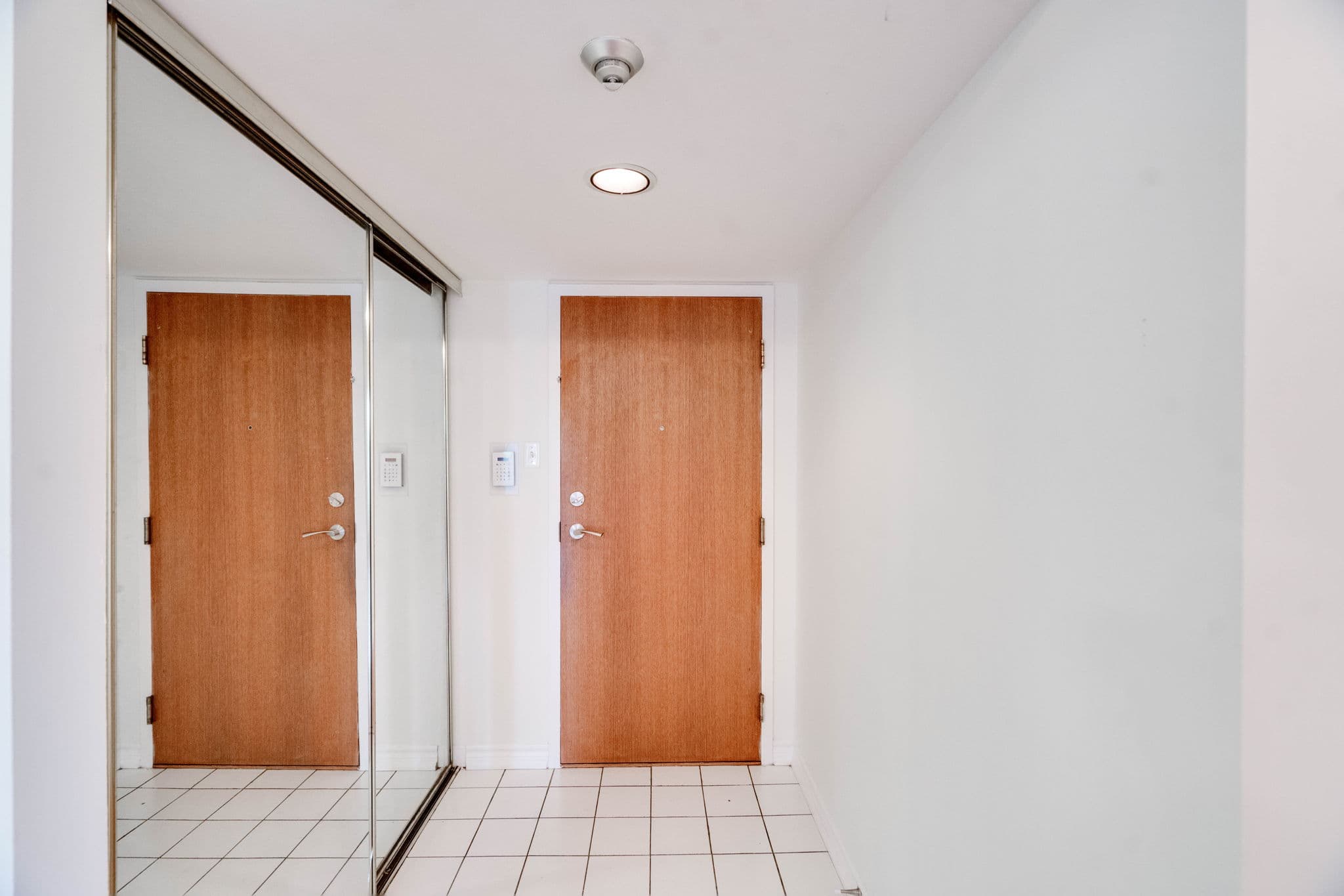 120 Promenade Cir Vaughan, ON L4J 7W9