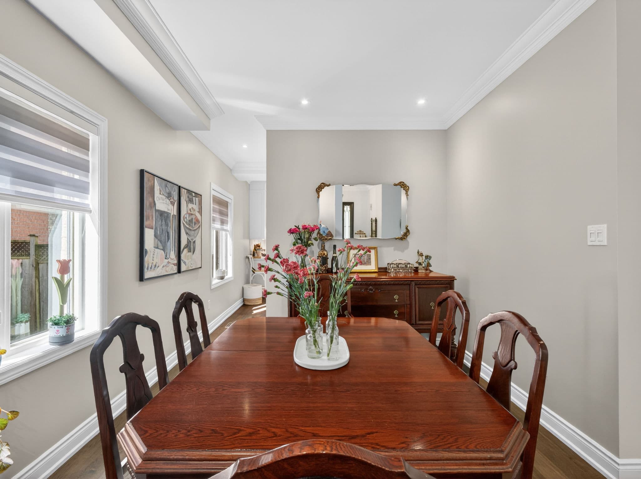 120 Sandwood Dr Vaughan, ON L4J 8W4