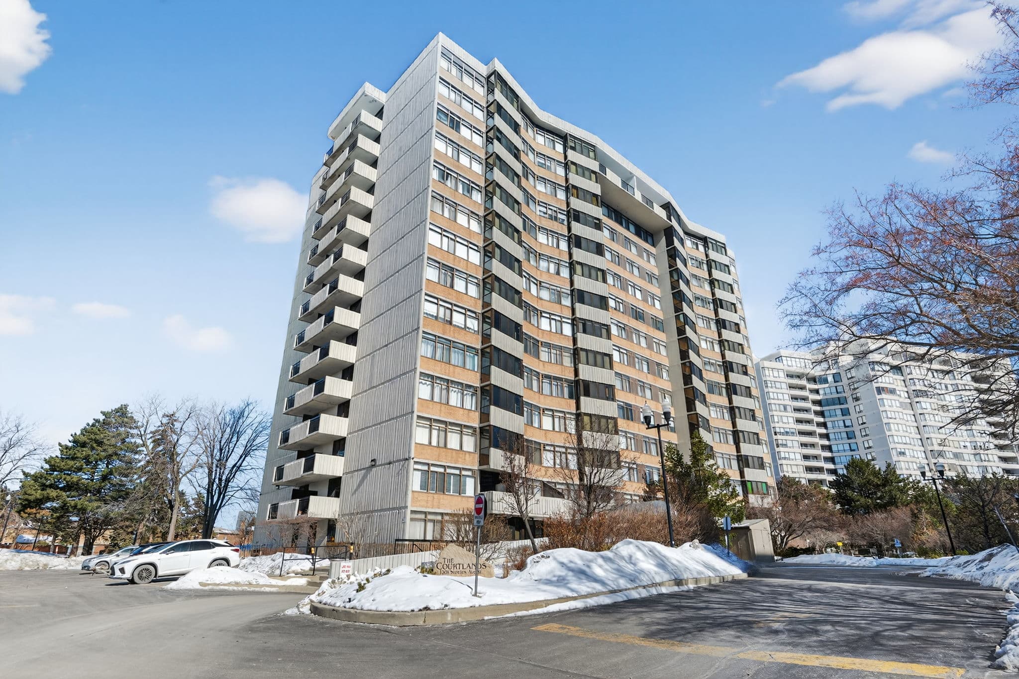 1201 Steeles Ave W 1002 Toronto, ON M2R 3K1