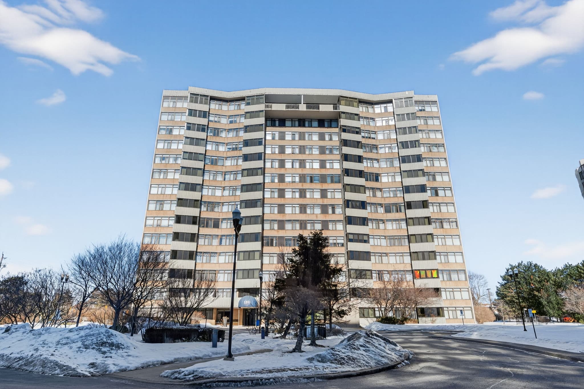 1201 Steeles Ave W 1002 Toronto, ON M2R 3K1